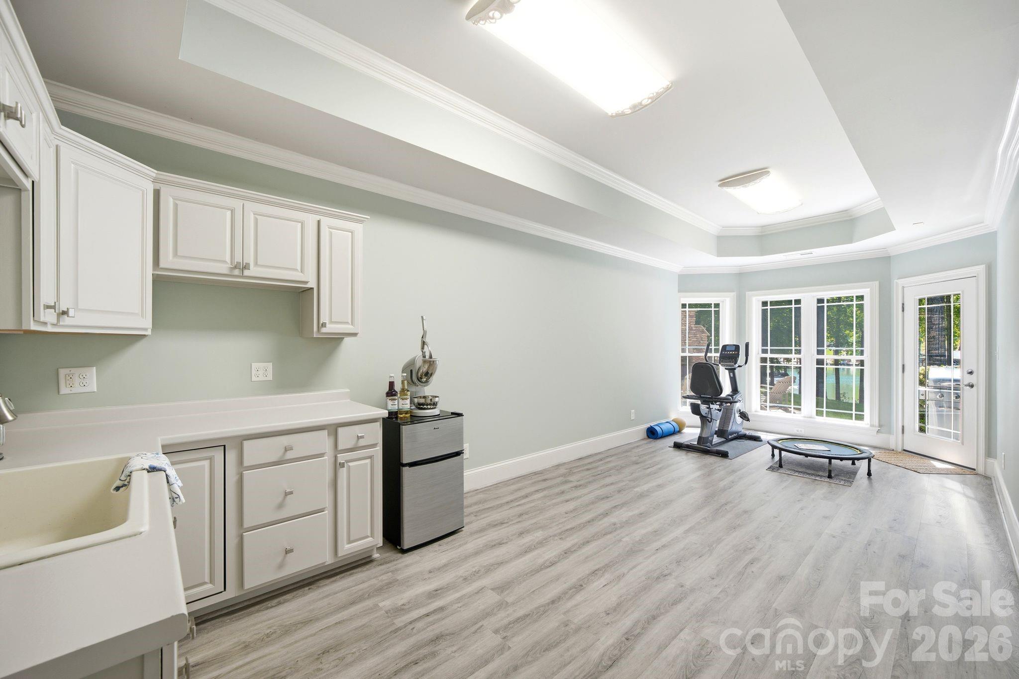 7592 Cottonwood Drive