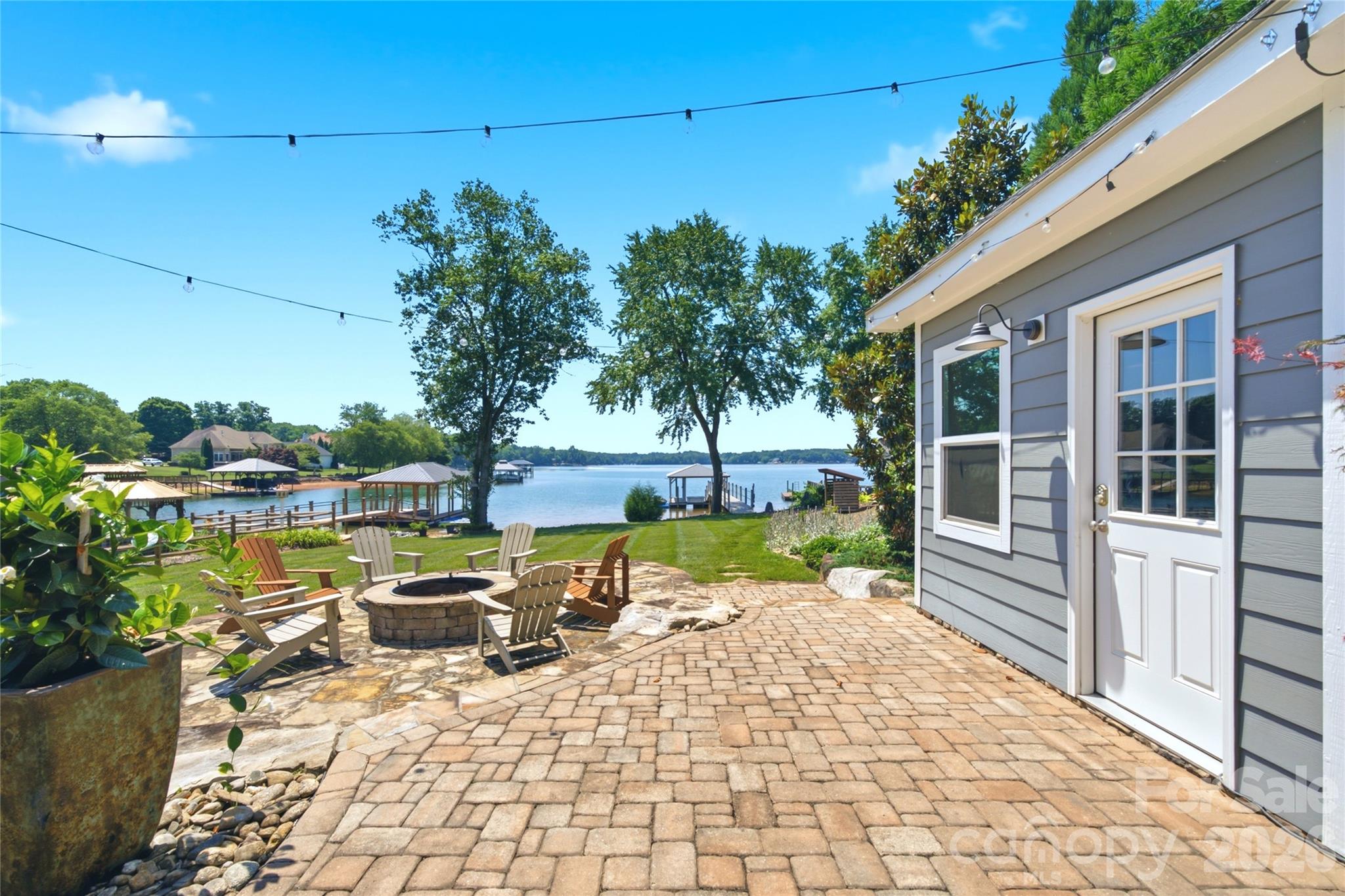 4293 Harbor Lane