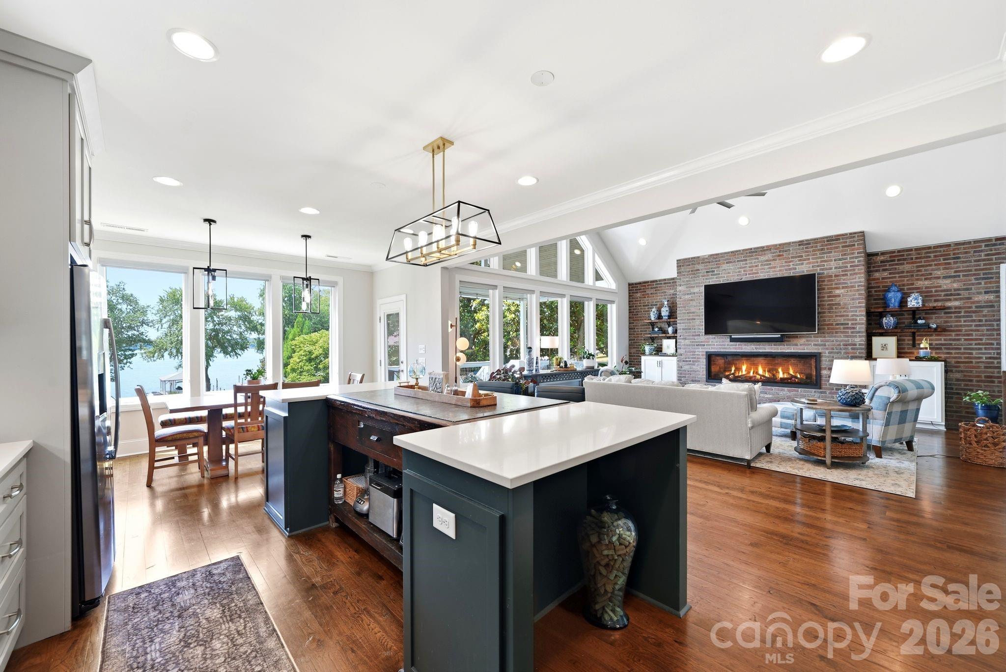 4293 Harbor Lane