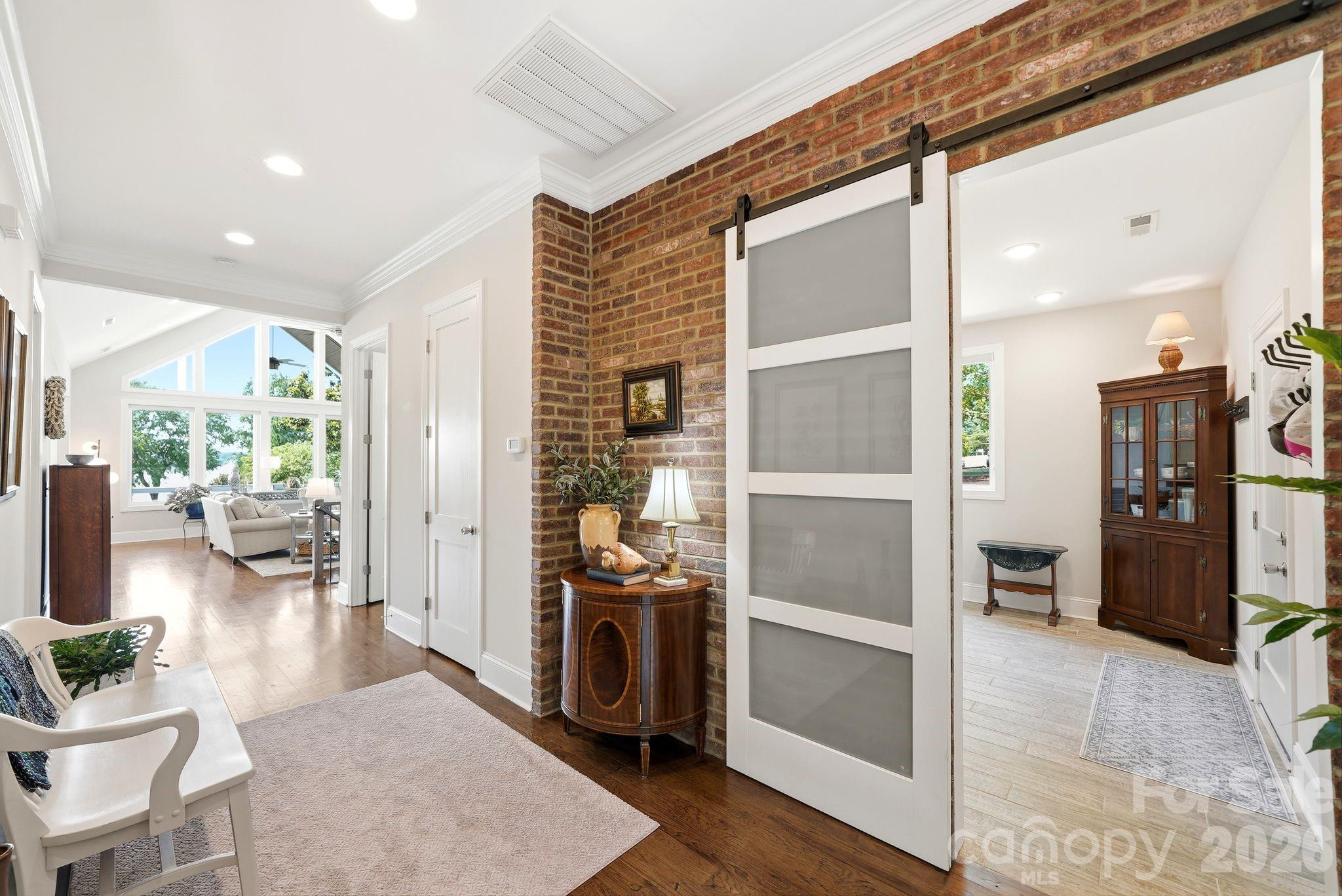 4293 Harbor Lane