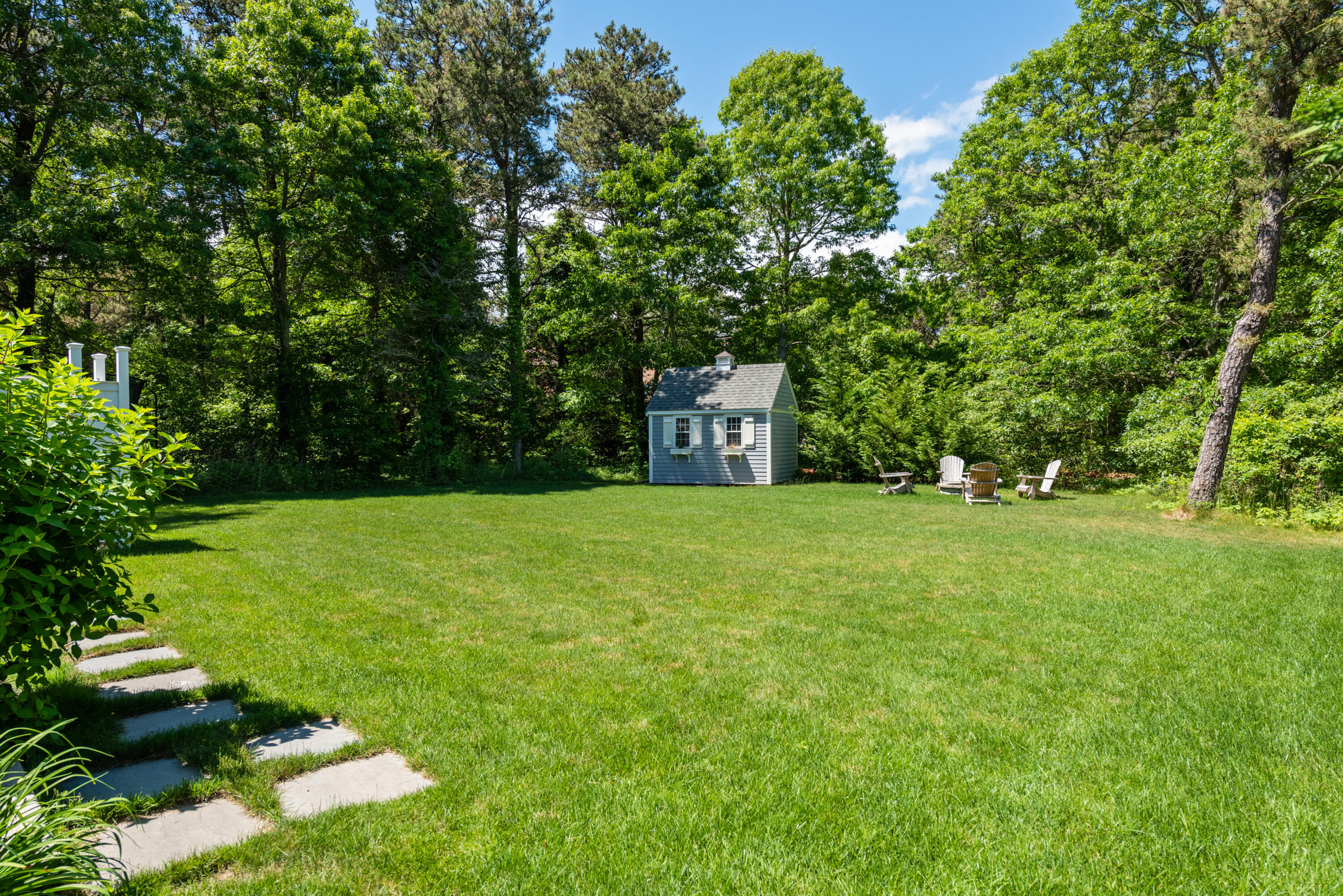 10 Cedar Lane