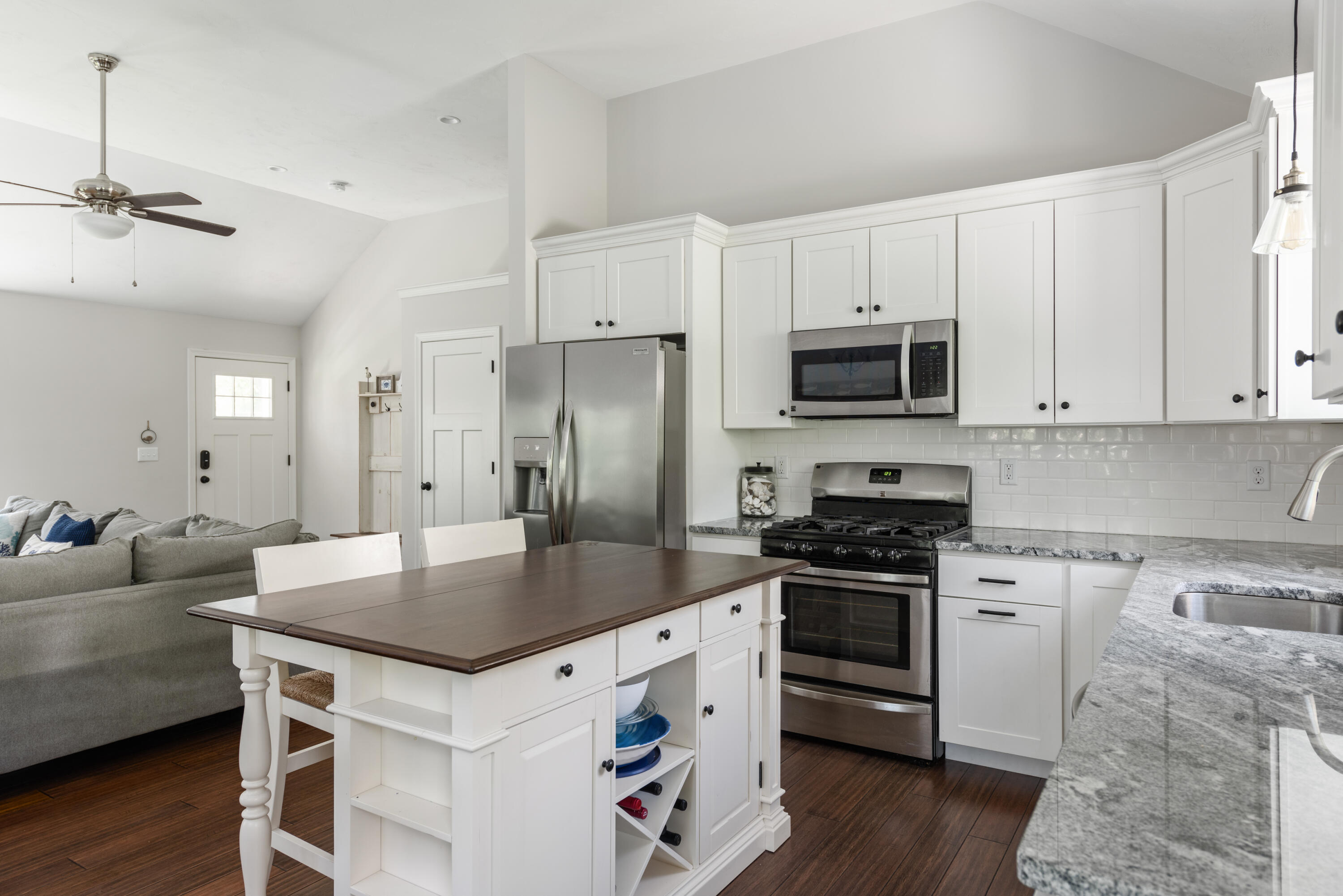 10 Cedar Lane