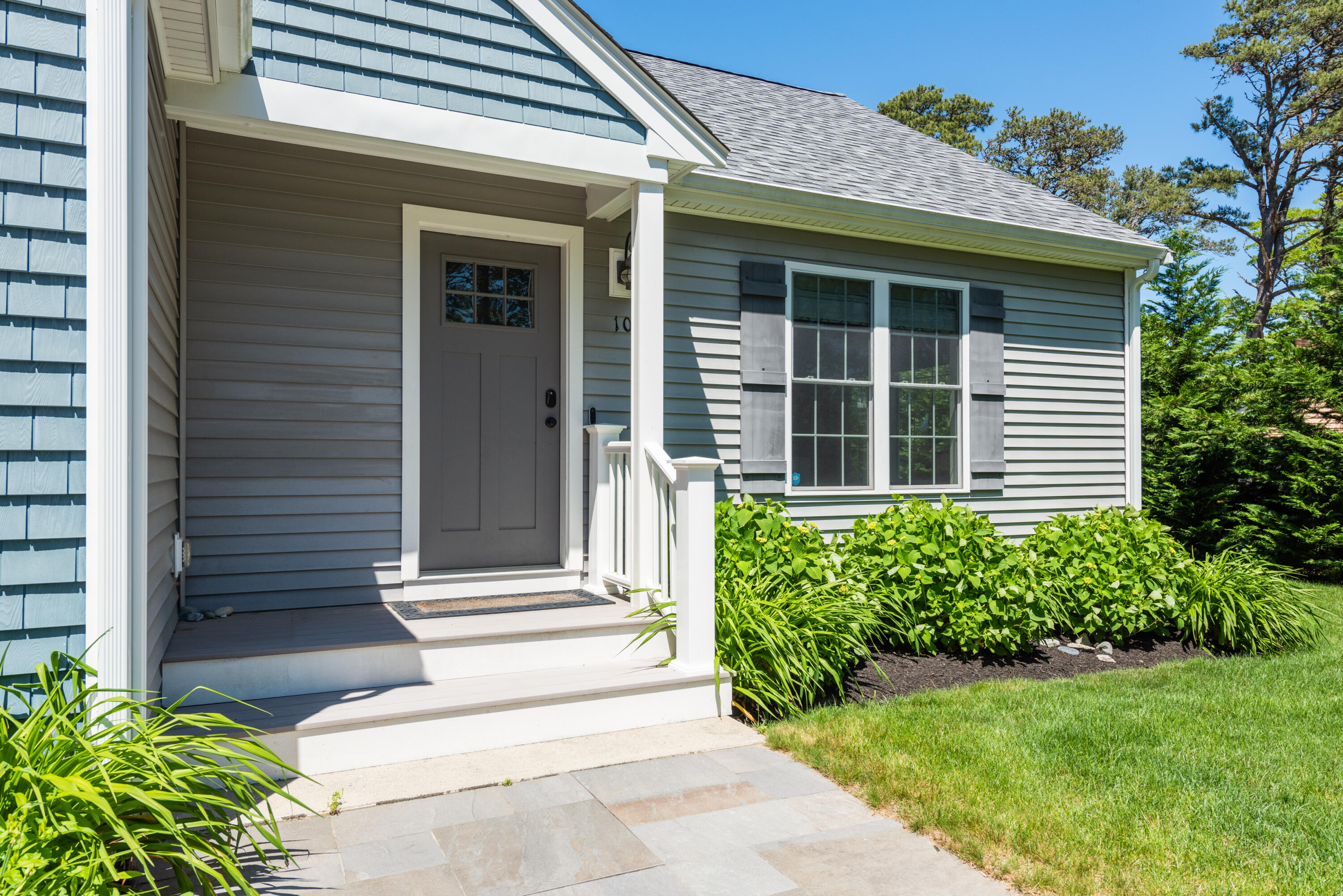 10 Cedar Lane