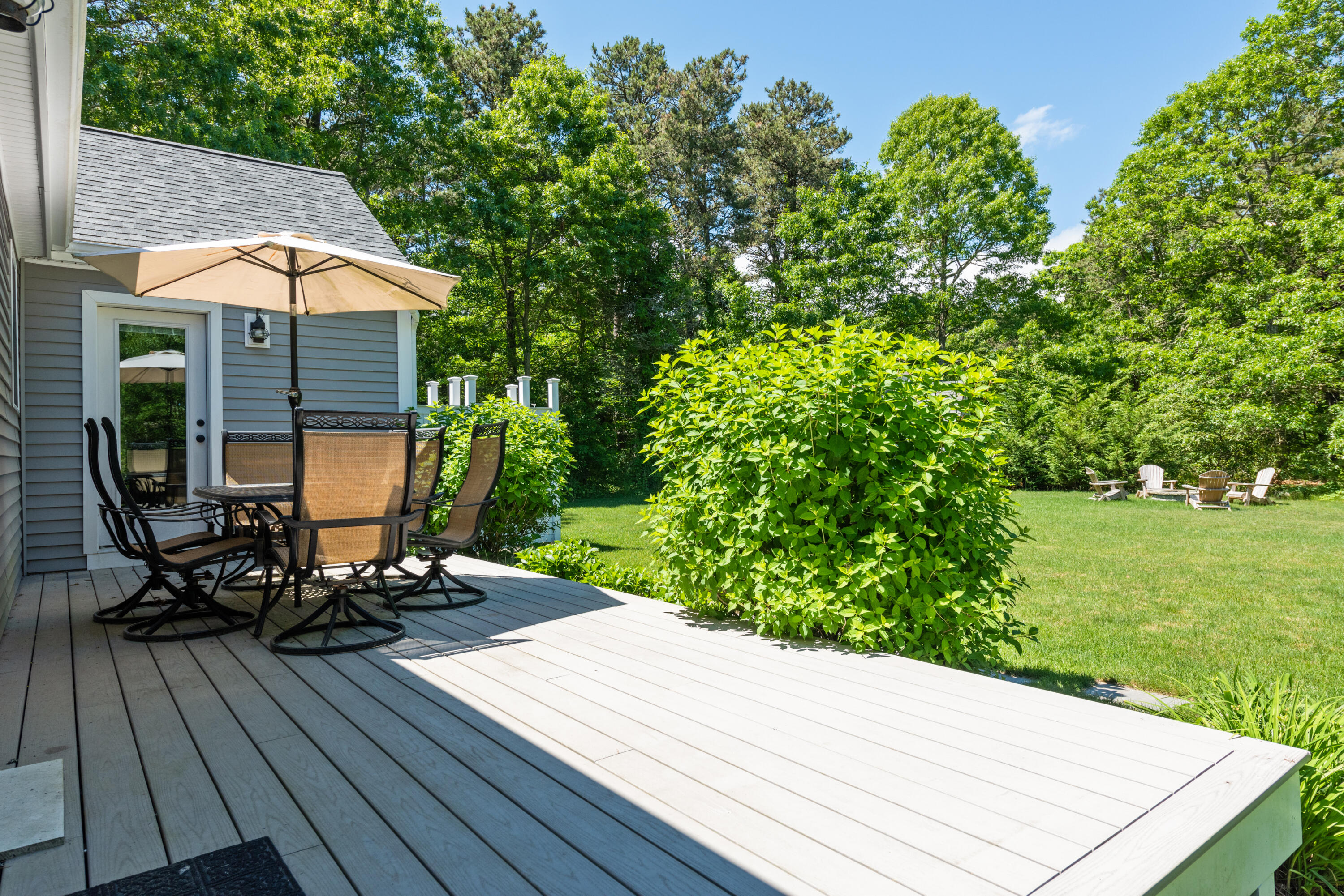 10 Cedar Lane