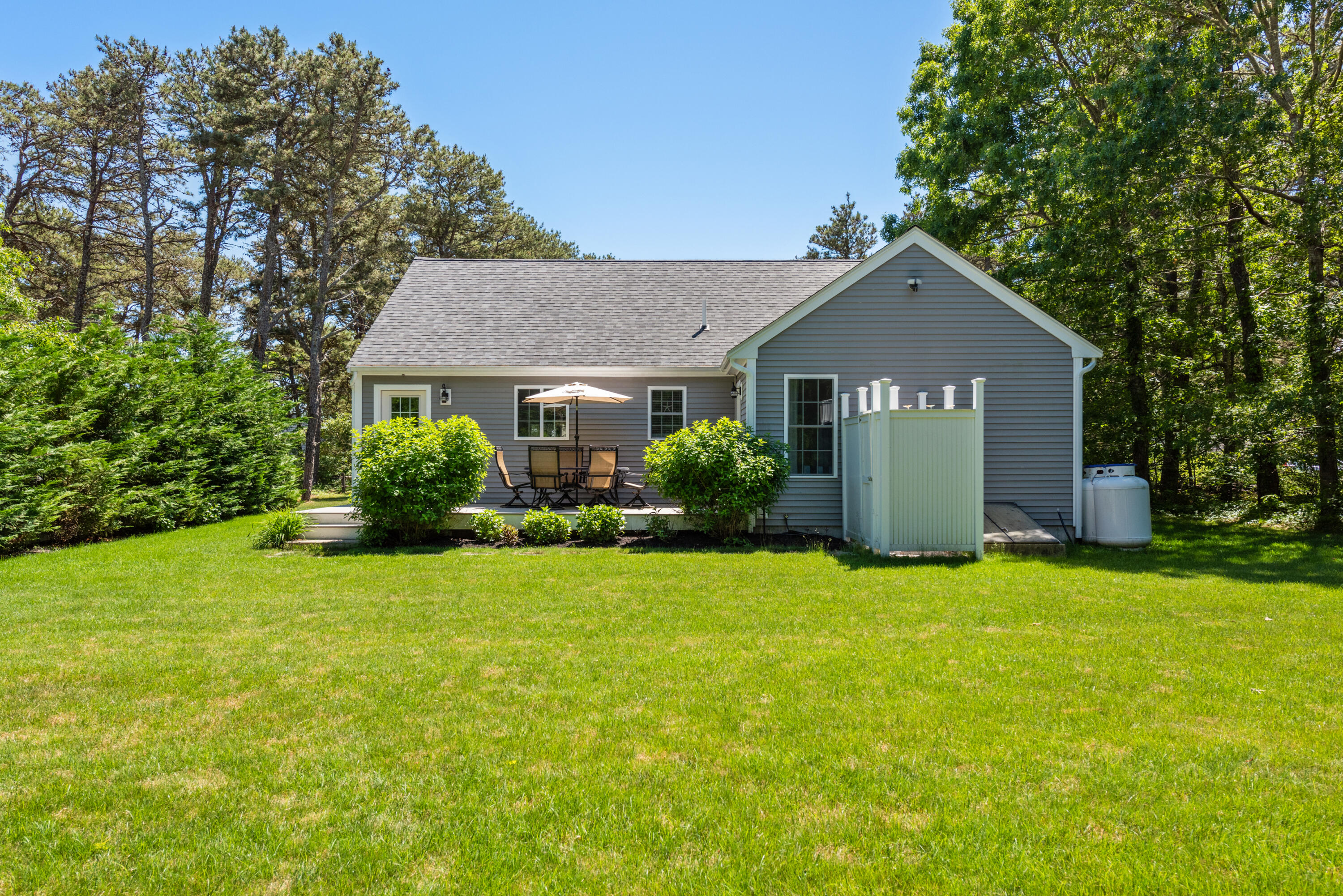 10 Cedar Lane