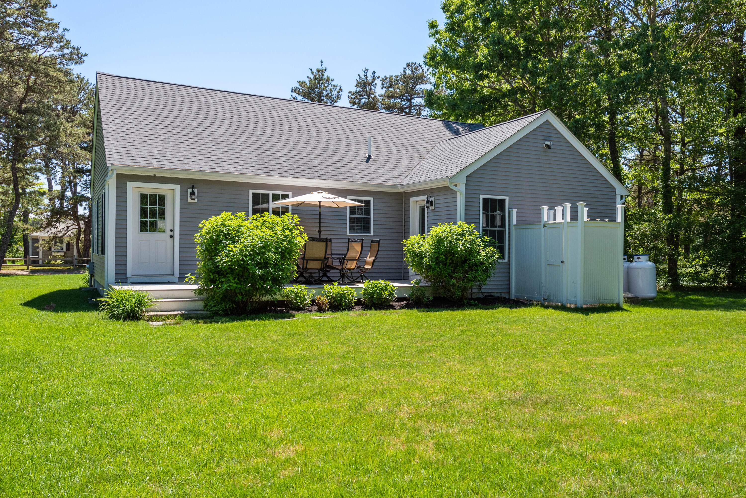 10 Cedar Lane
