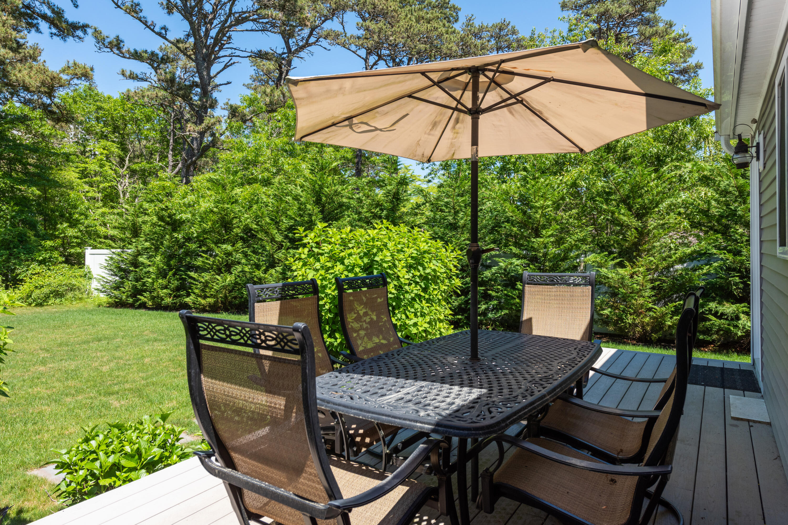 10 Cedar Lane