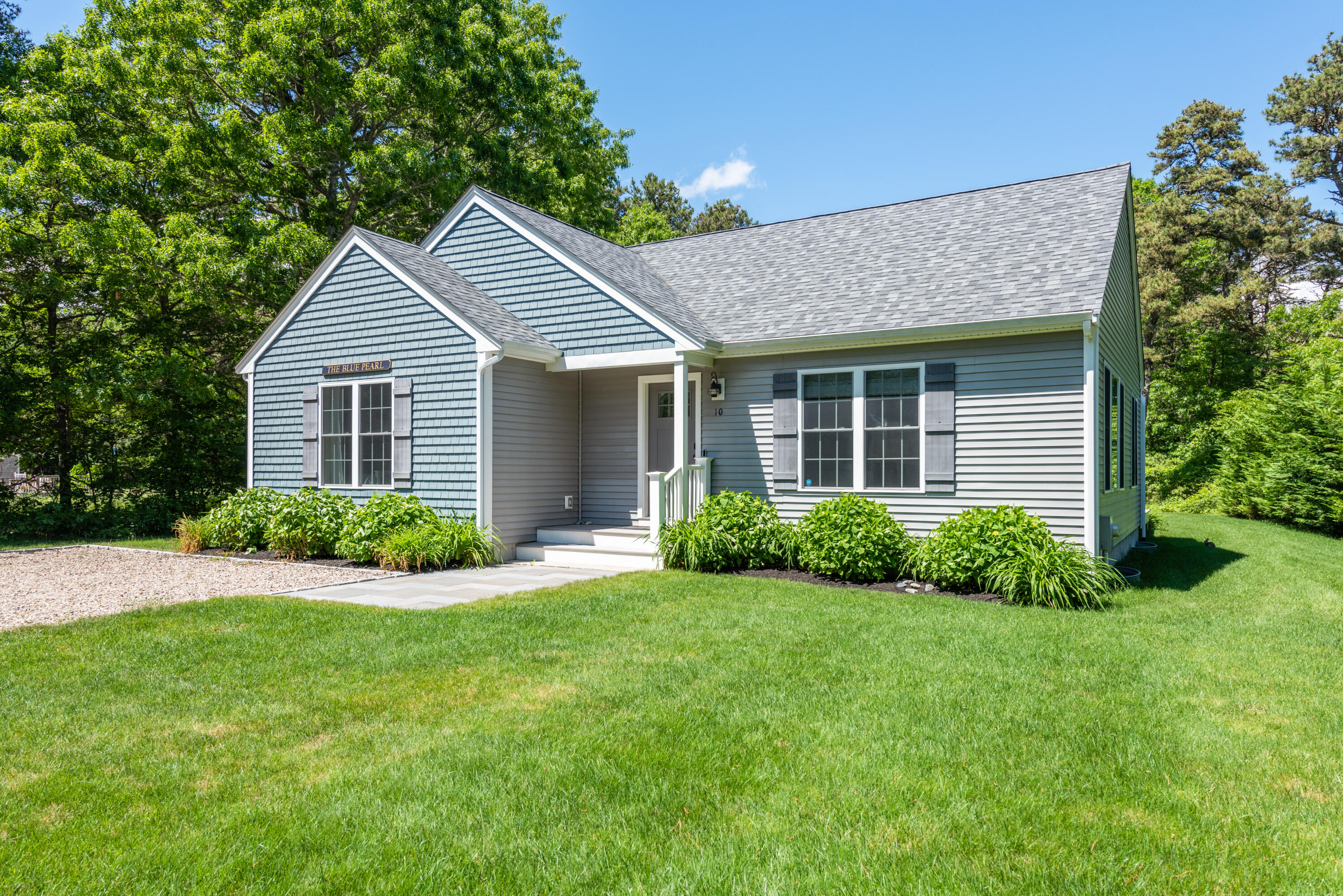 10 Cedar Lane