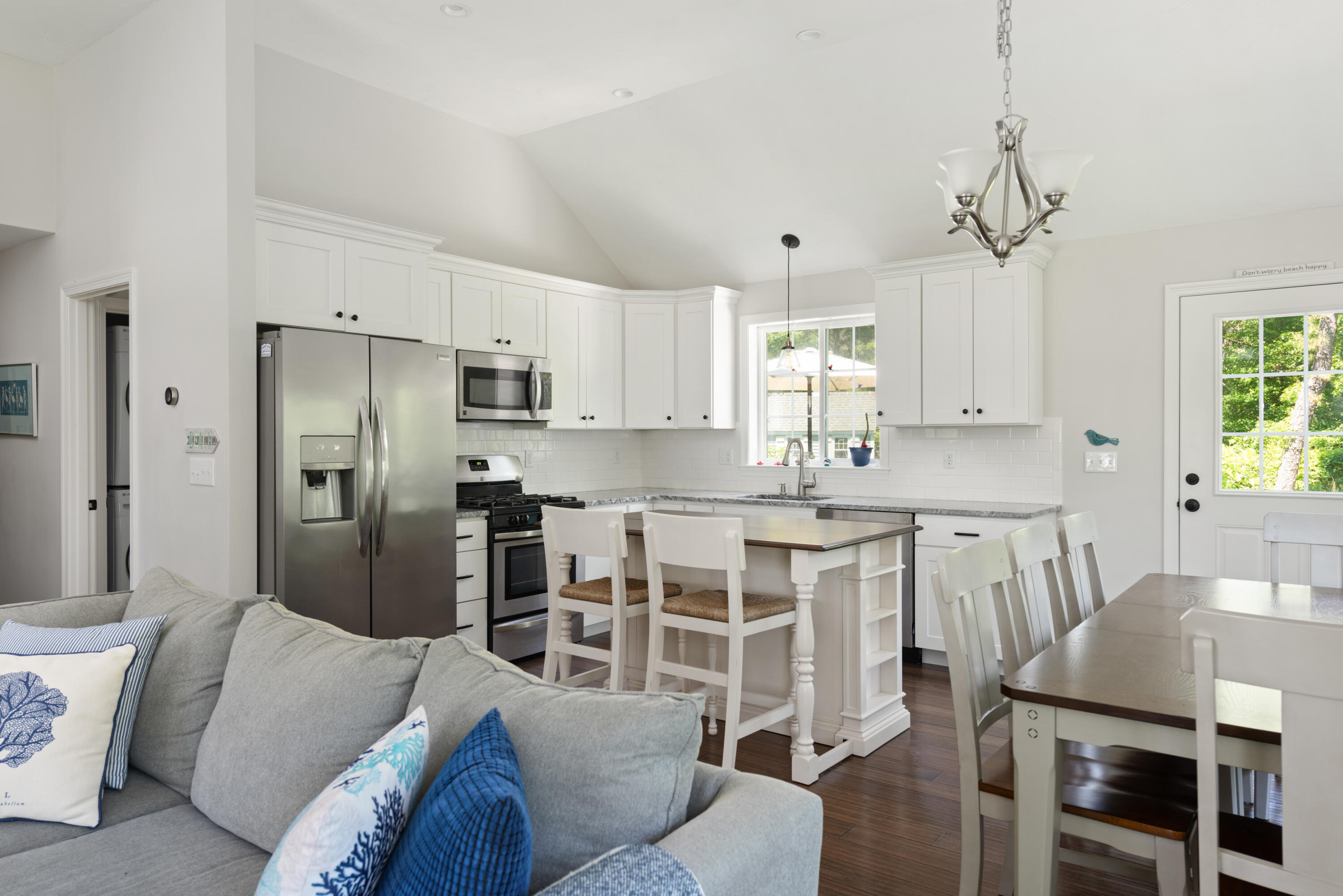 10 Cedar Lane