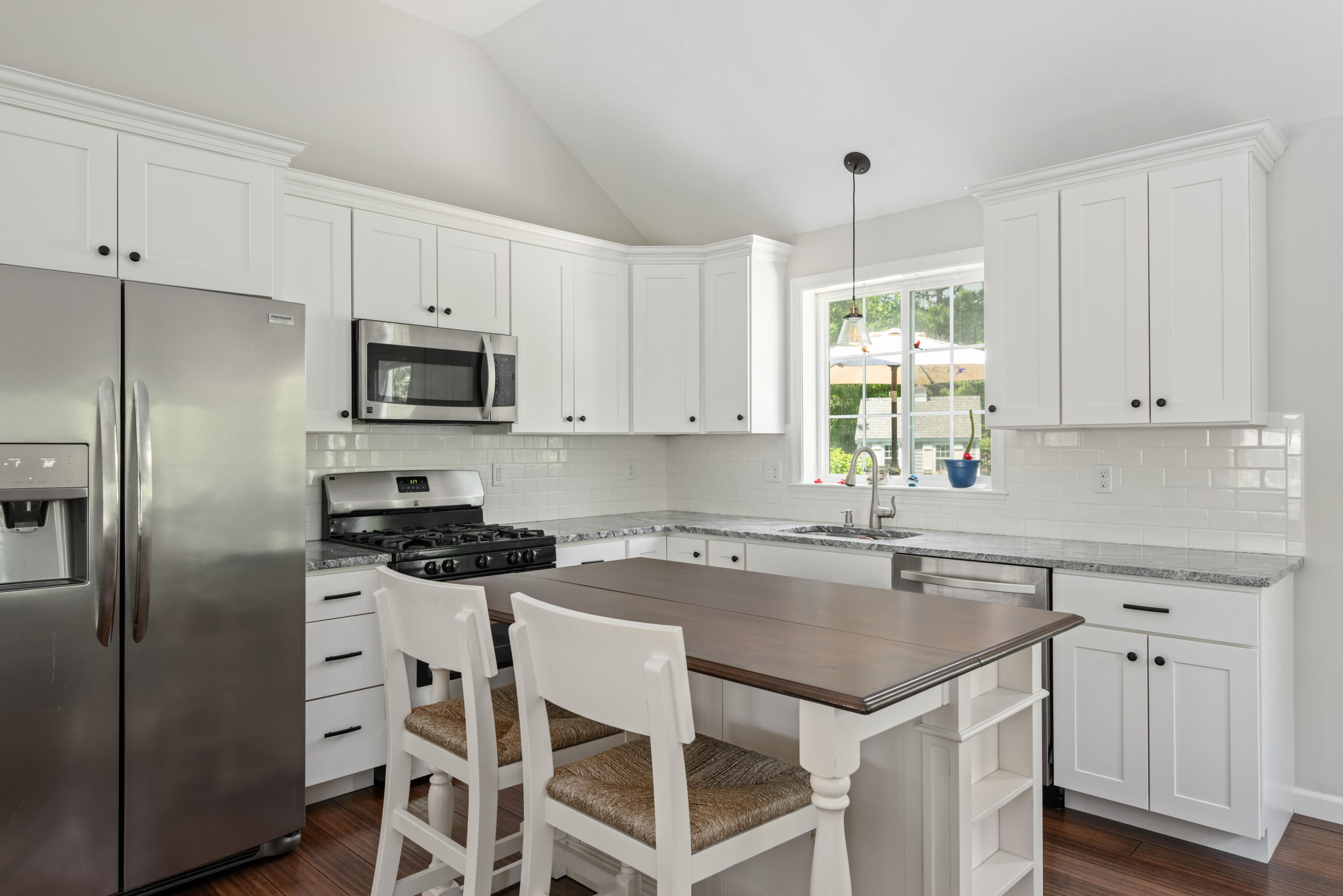 10 Cedar Lane