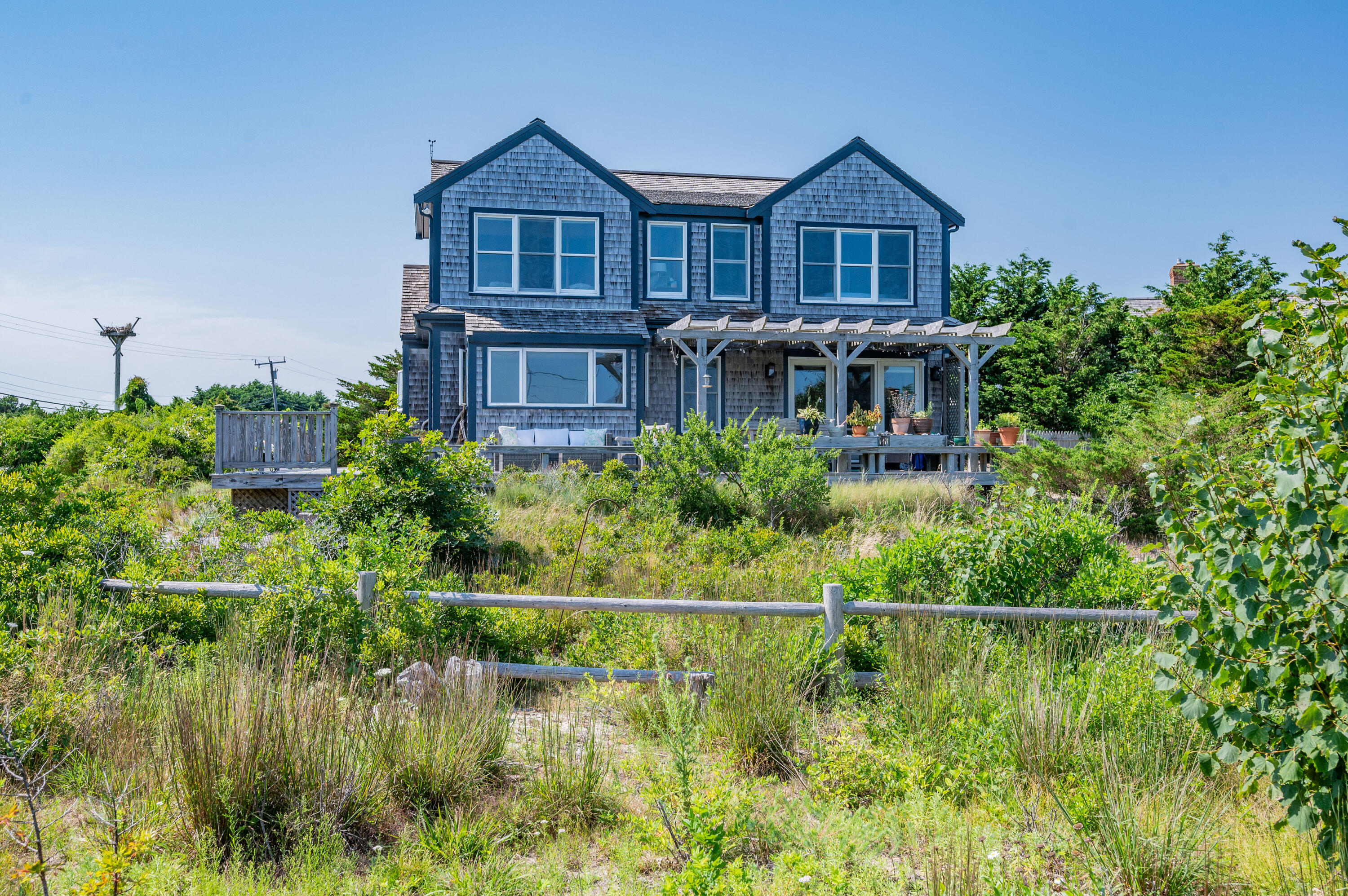 15 Edgewater Drive