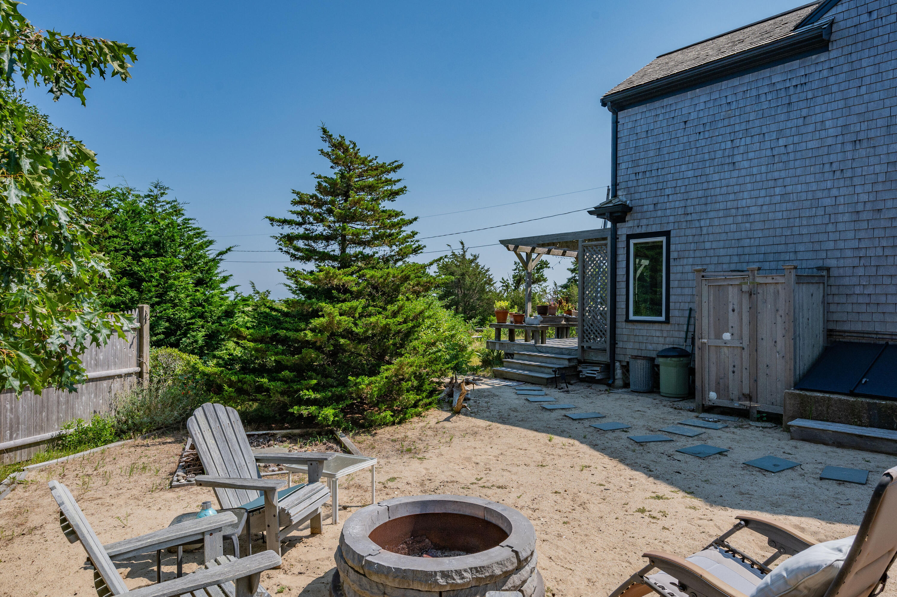 15 Edgewater Drive