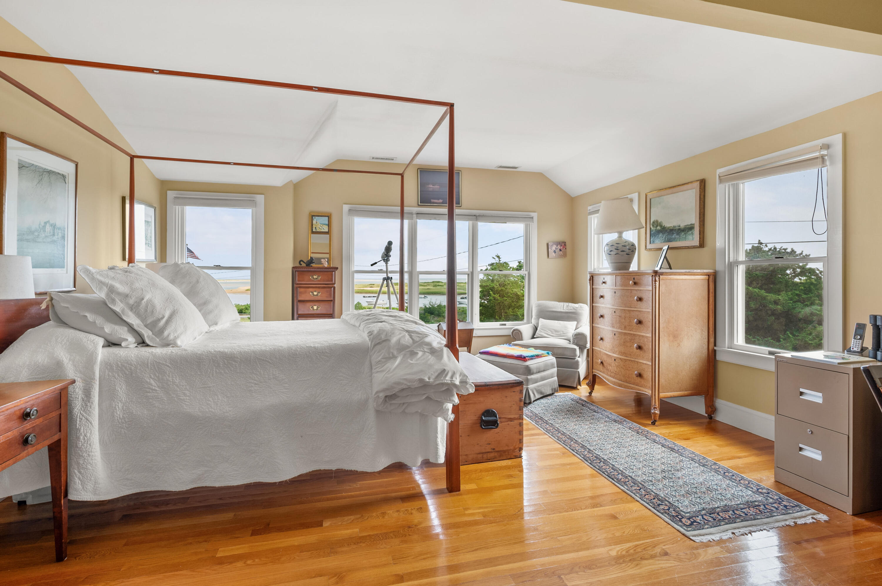 15 Edgewater Drive