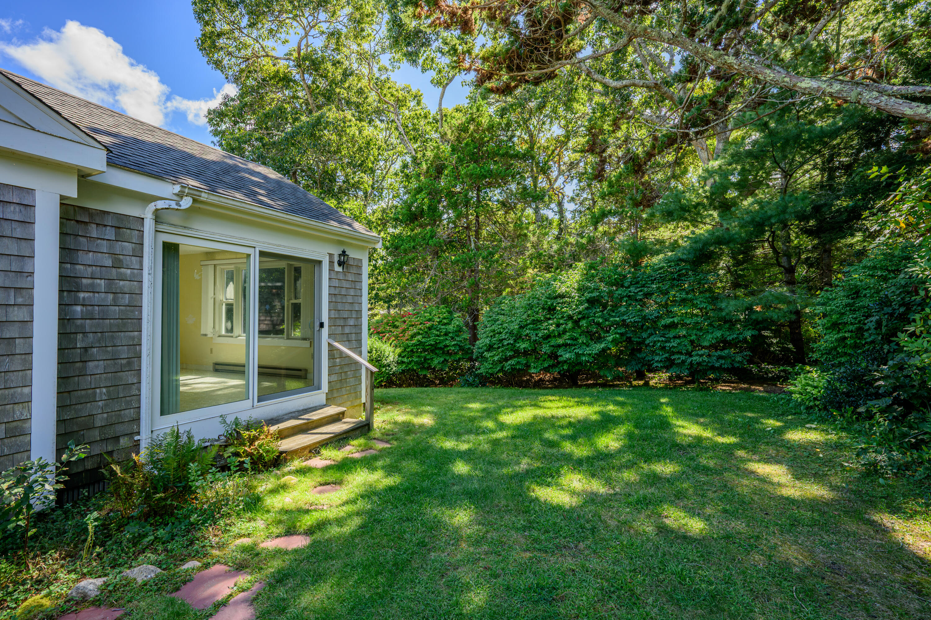 800 Riverview Drive
