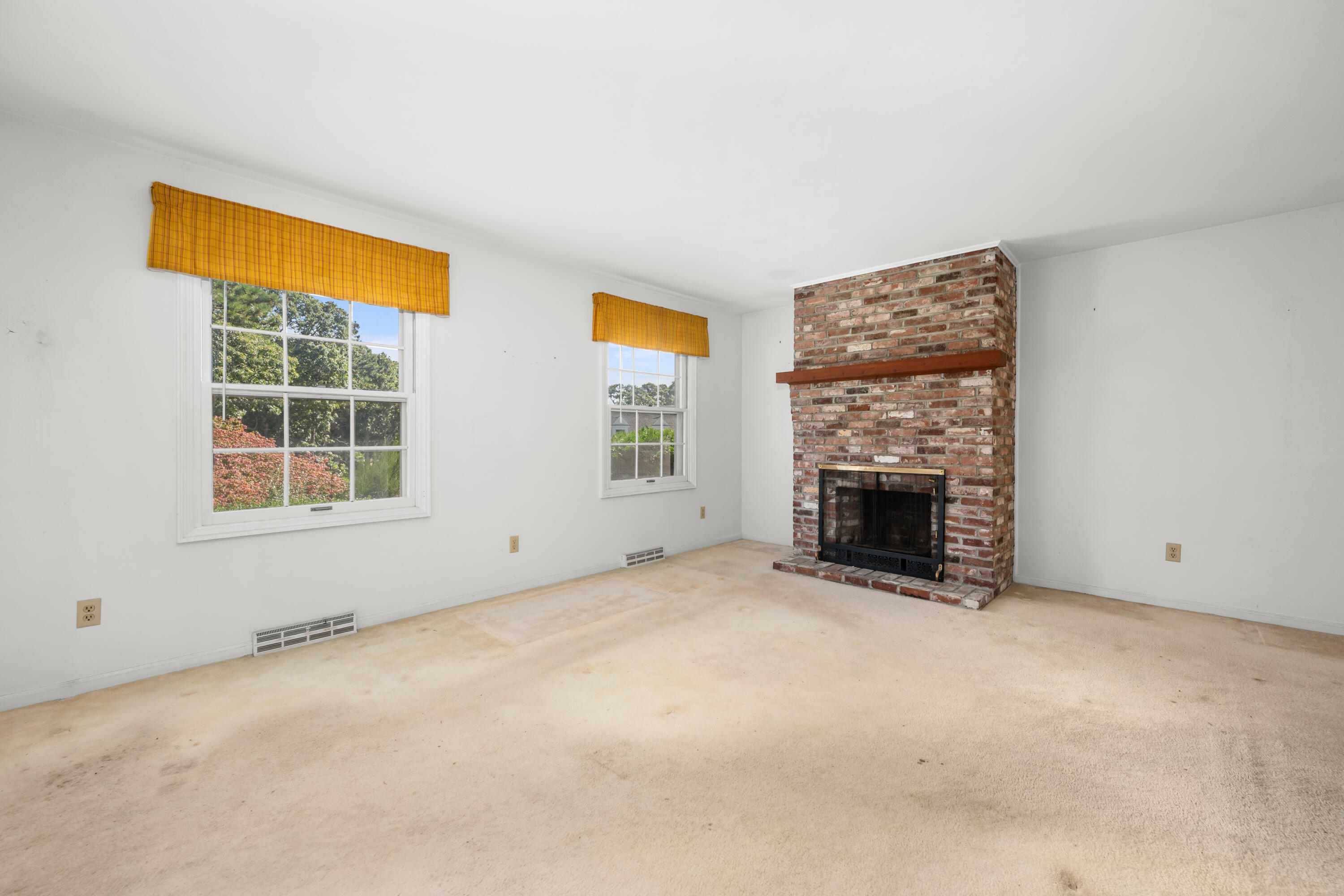 800 Riverview Drive