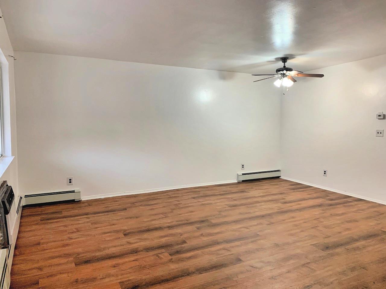 1281 PUTNAM Avenue 2