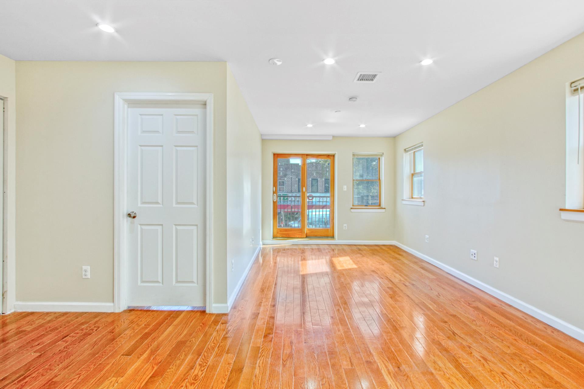 903 CORTELYOU Road 2