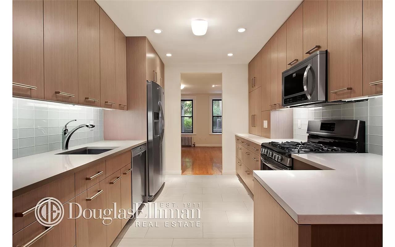 29 S PORTLAND Avenue 1