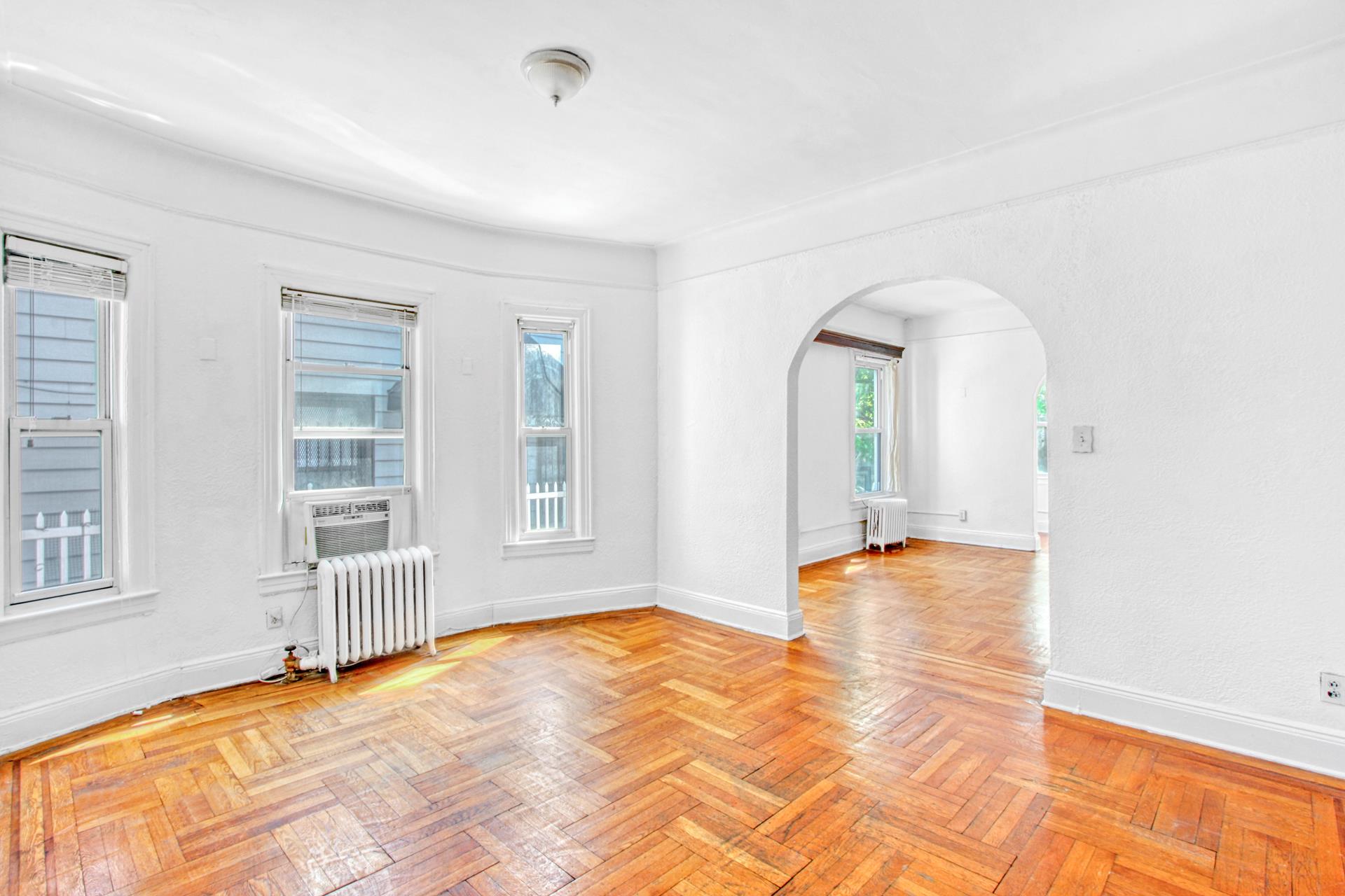 523 E 5TH Street 1