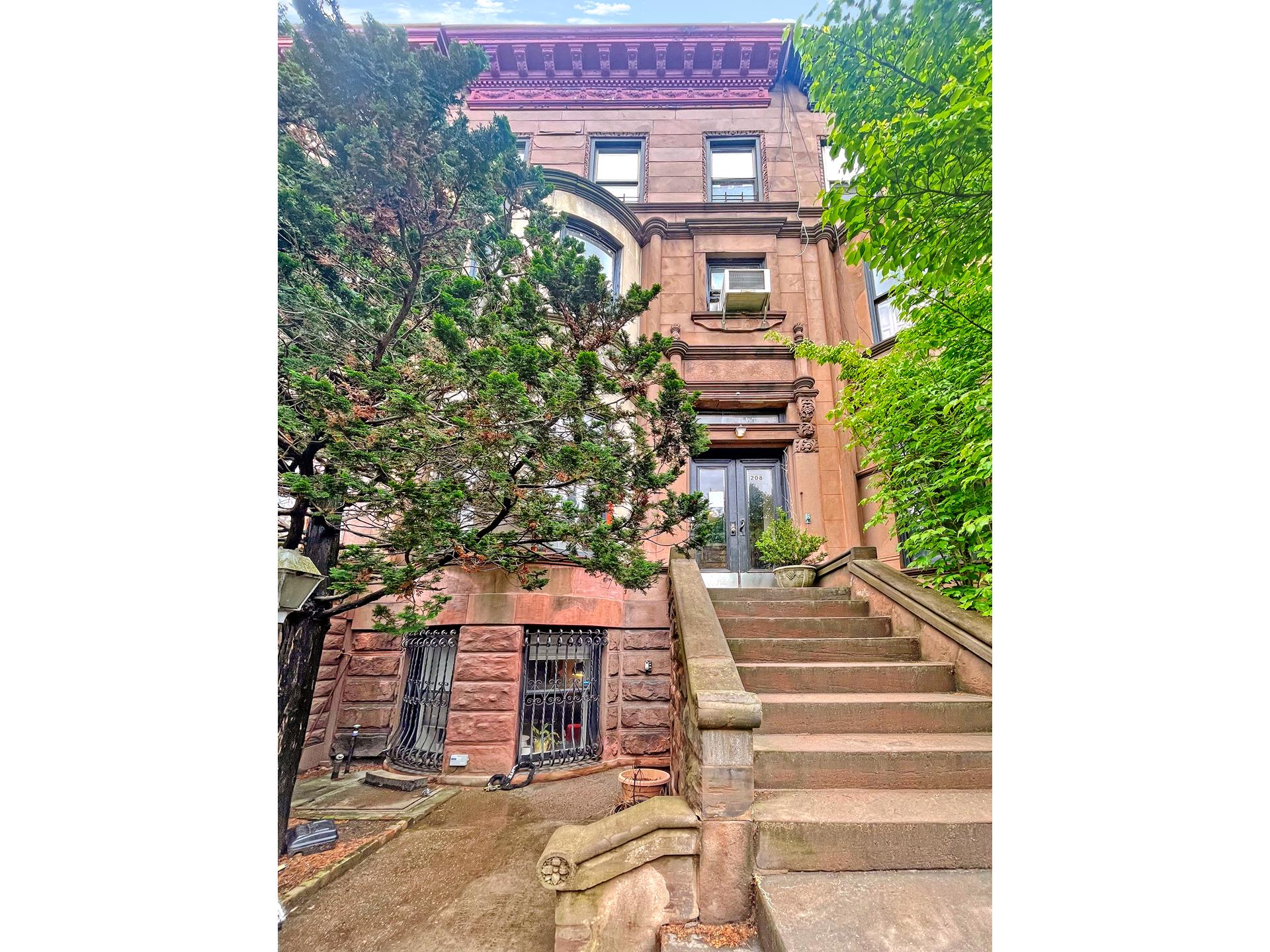 208 8TH Avenue 1