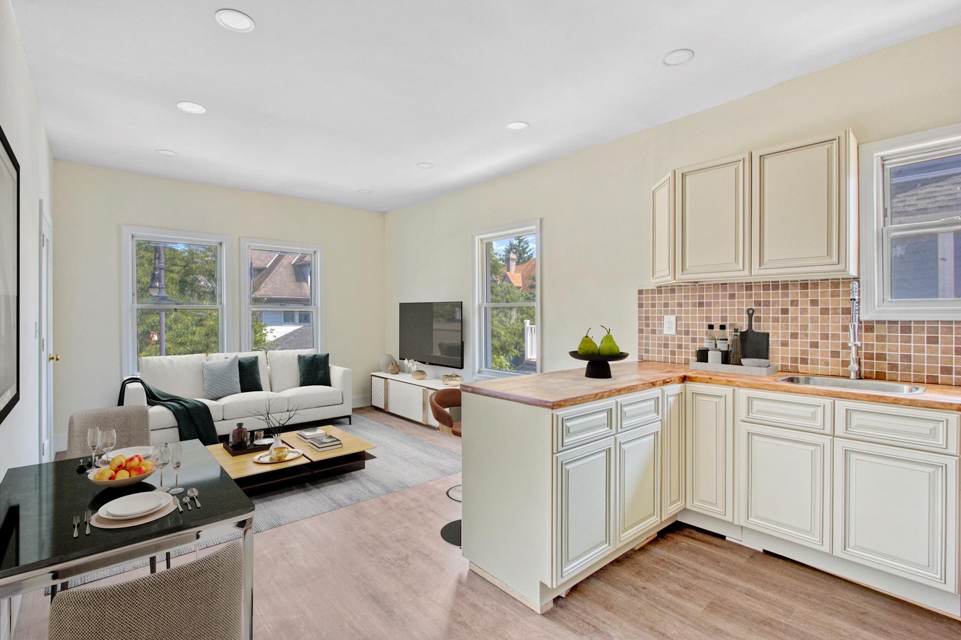 314 E 16TH Street 2