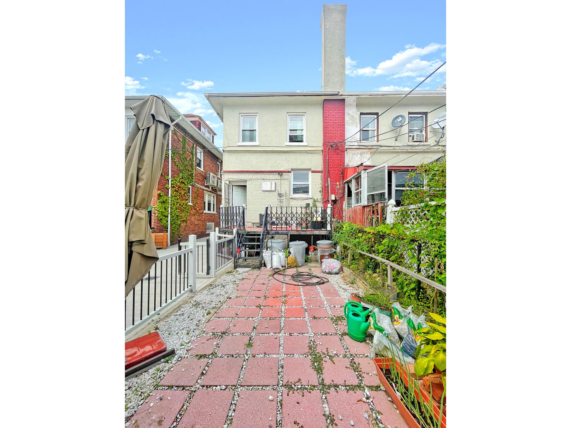 172 SULLIVAN Place