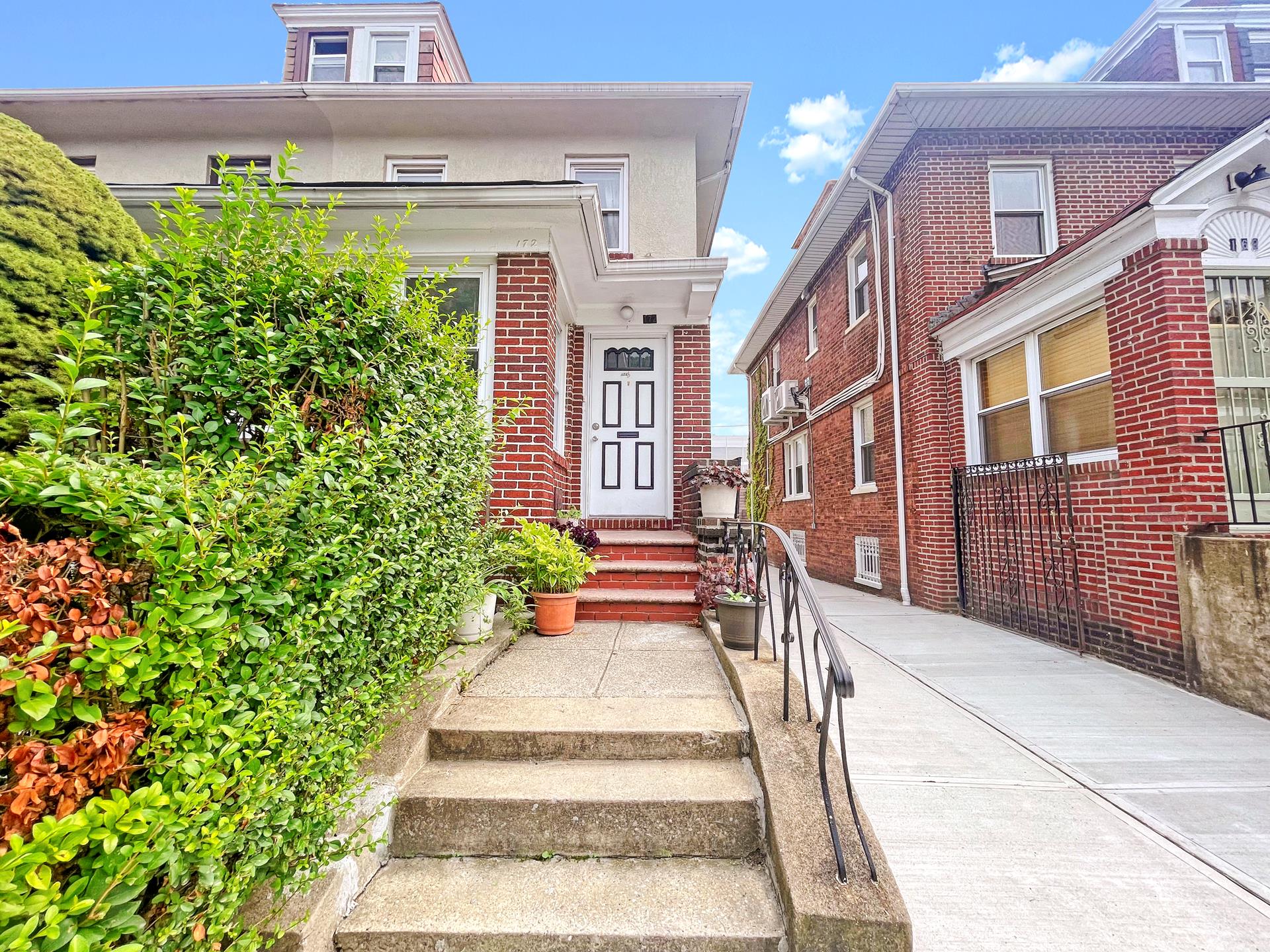 172 SULLIVAN Place