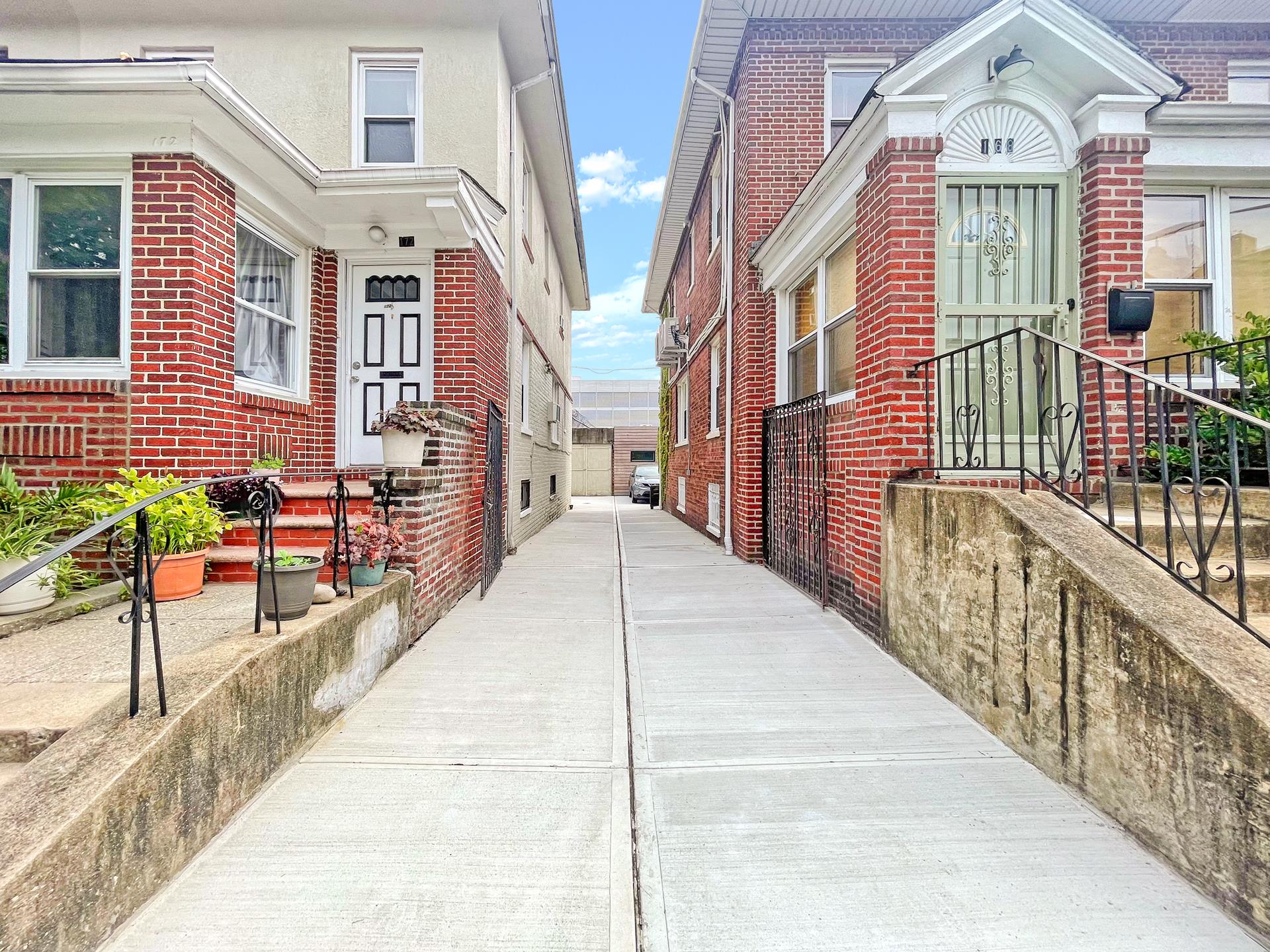 172 SULLIVAN Place