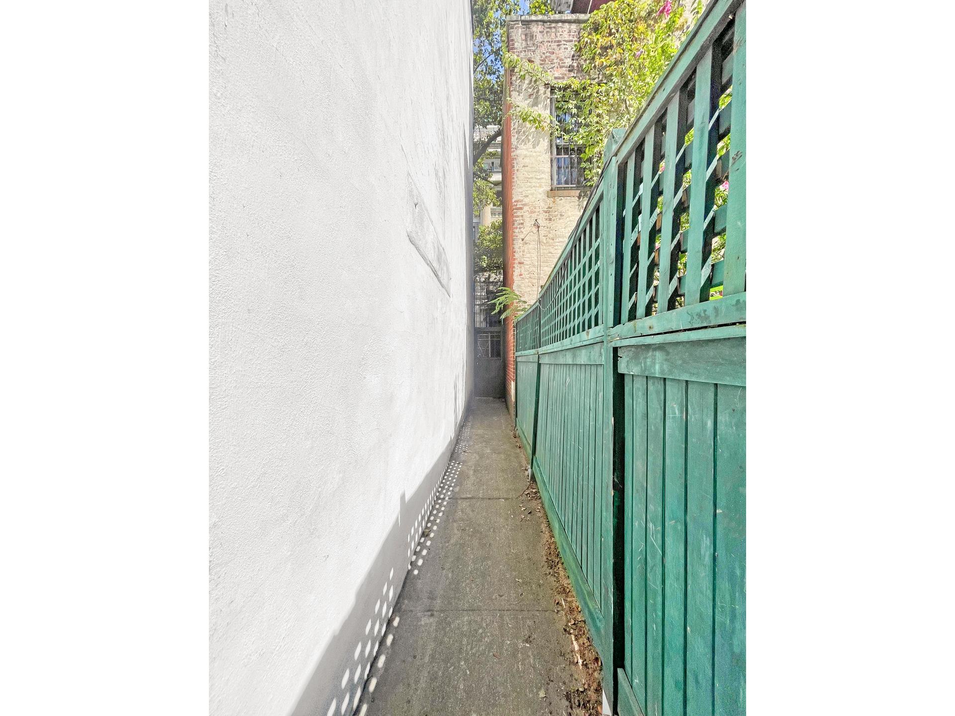 330 CLERMONT Avenue