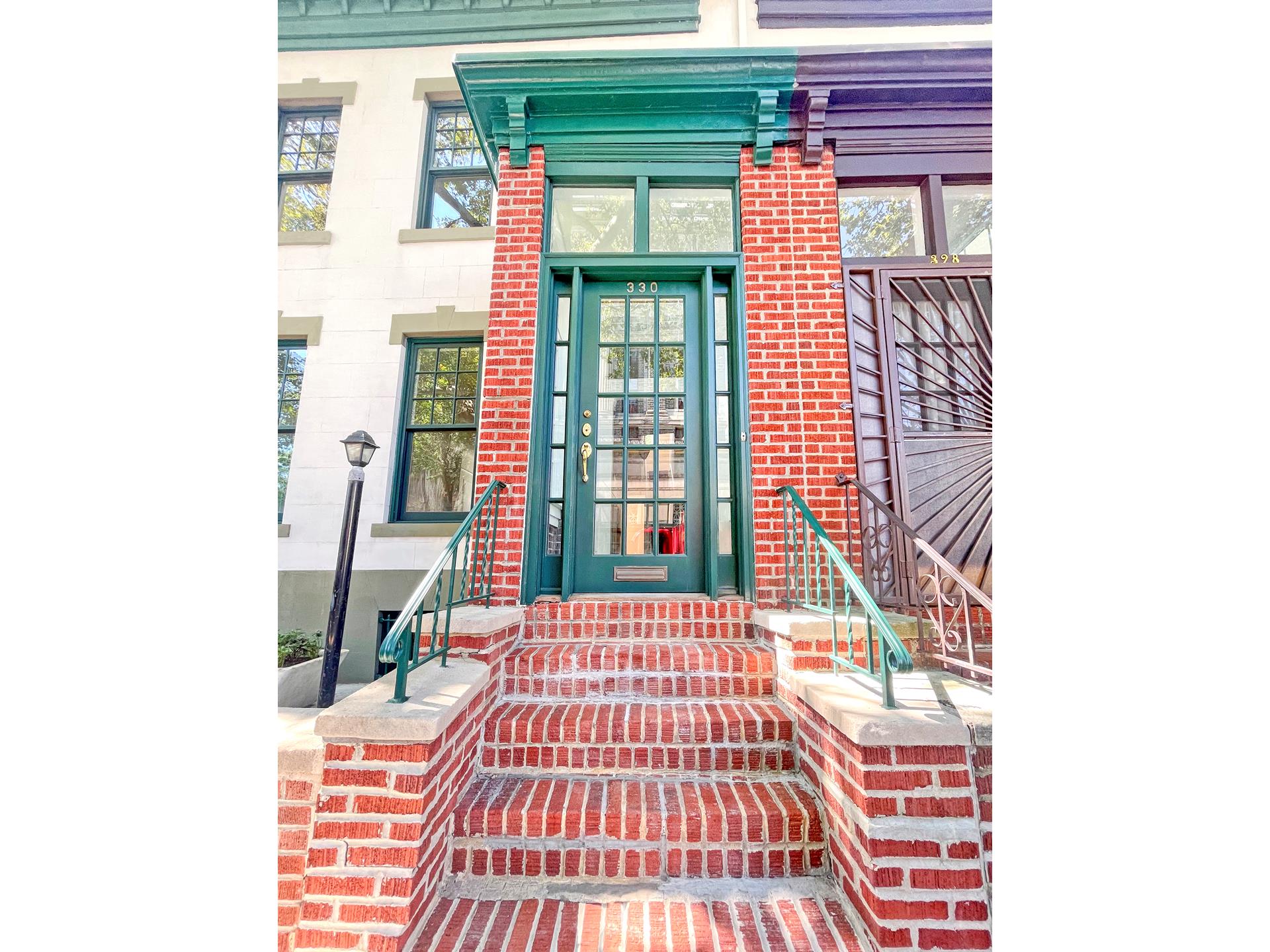 330 CLERMONT Avenue