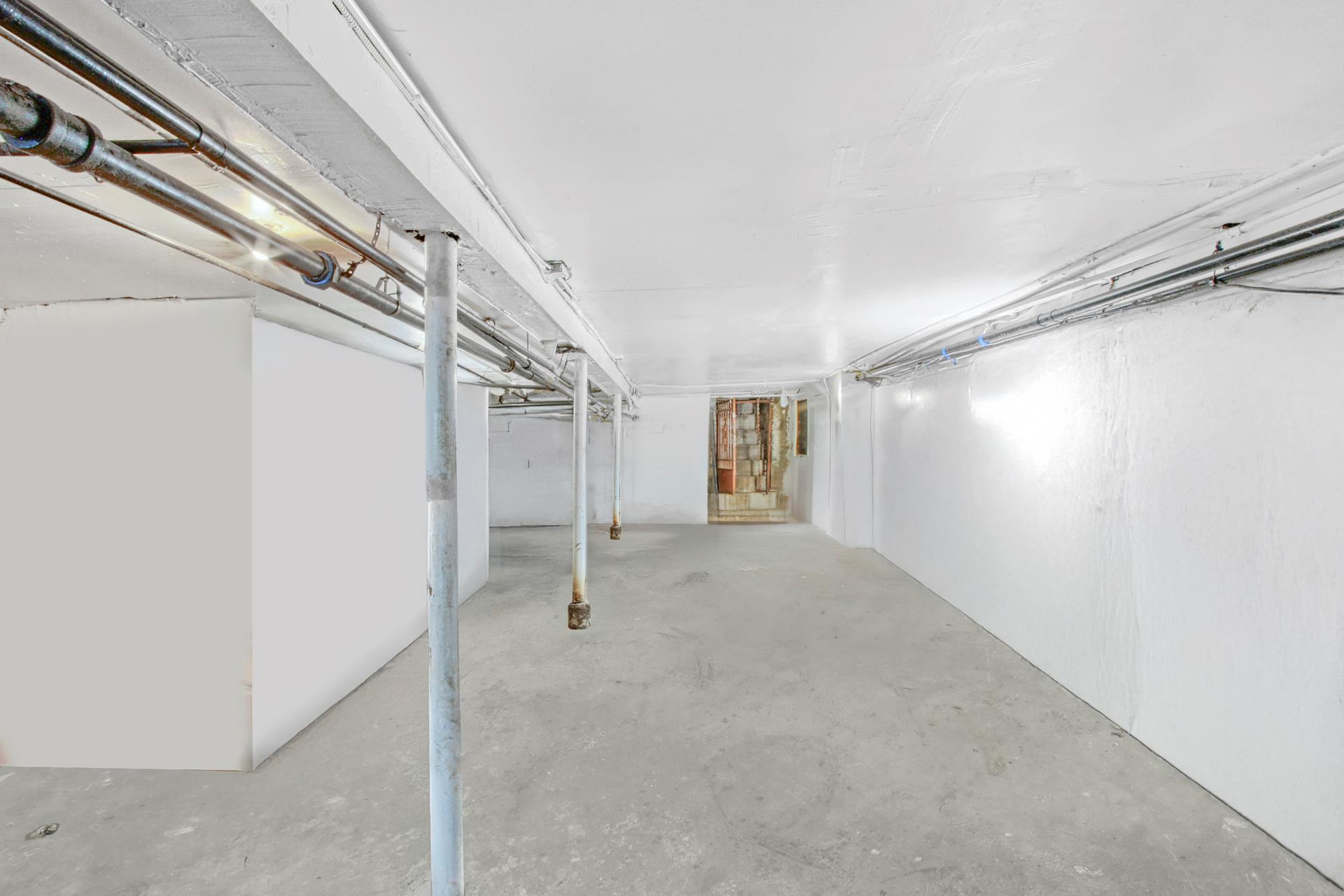 760 FRANKLIN Avenue MIXED_USE