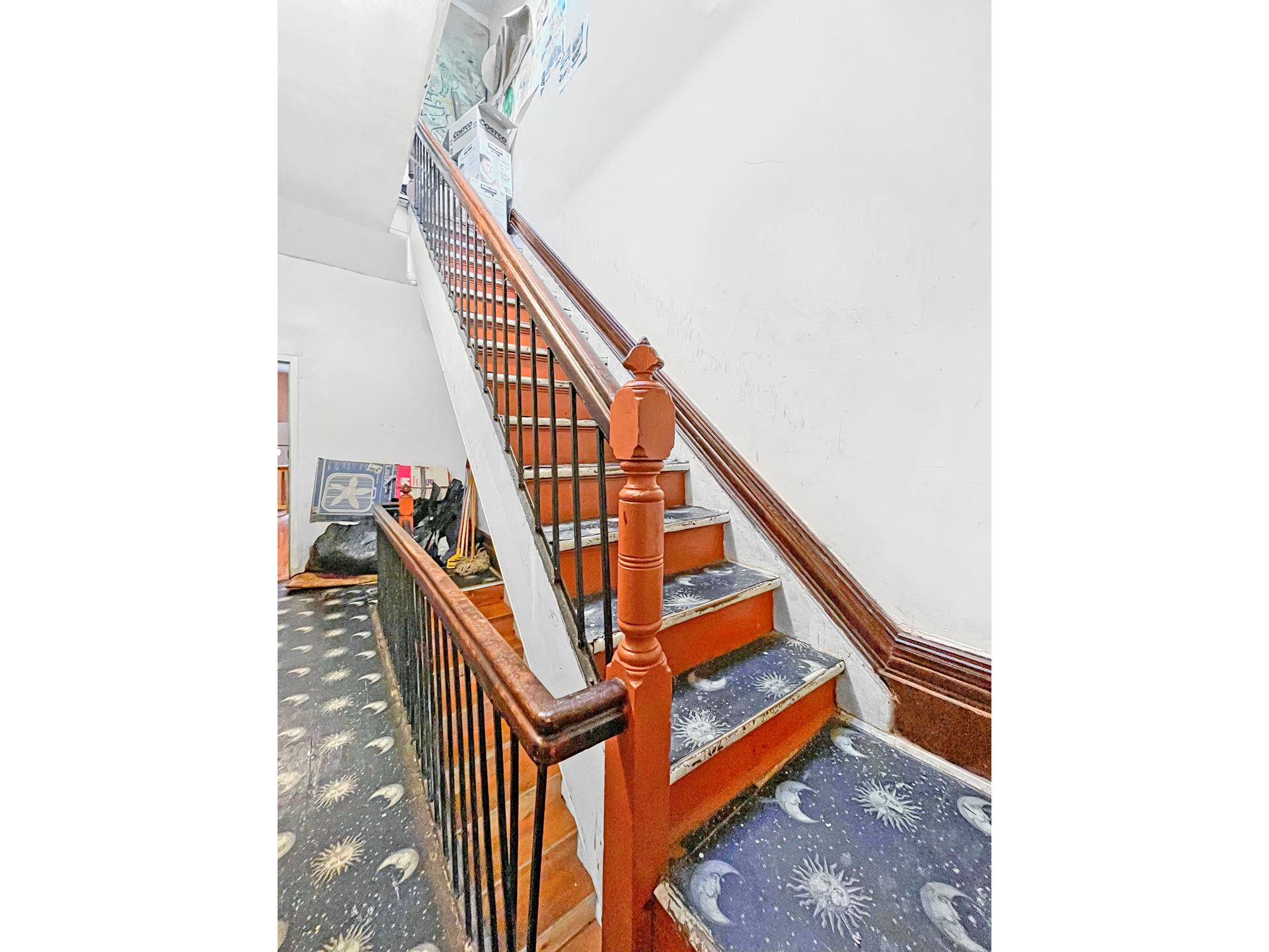 760 FRANKLIN Avenue MIXED_USE