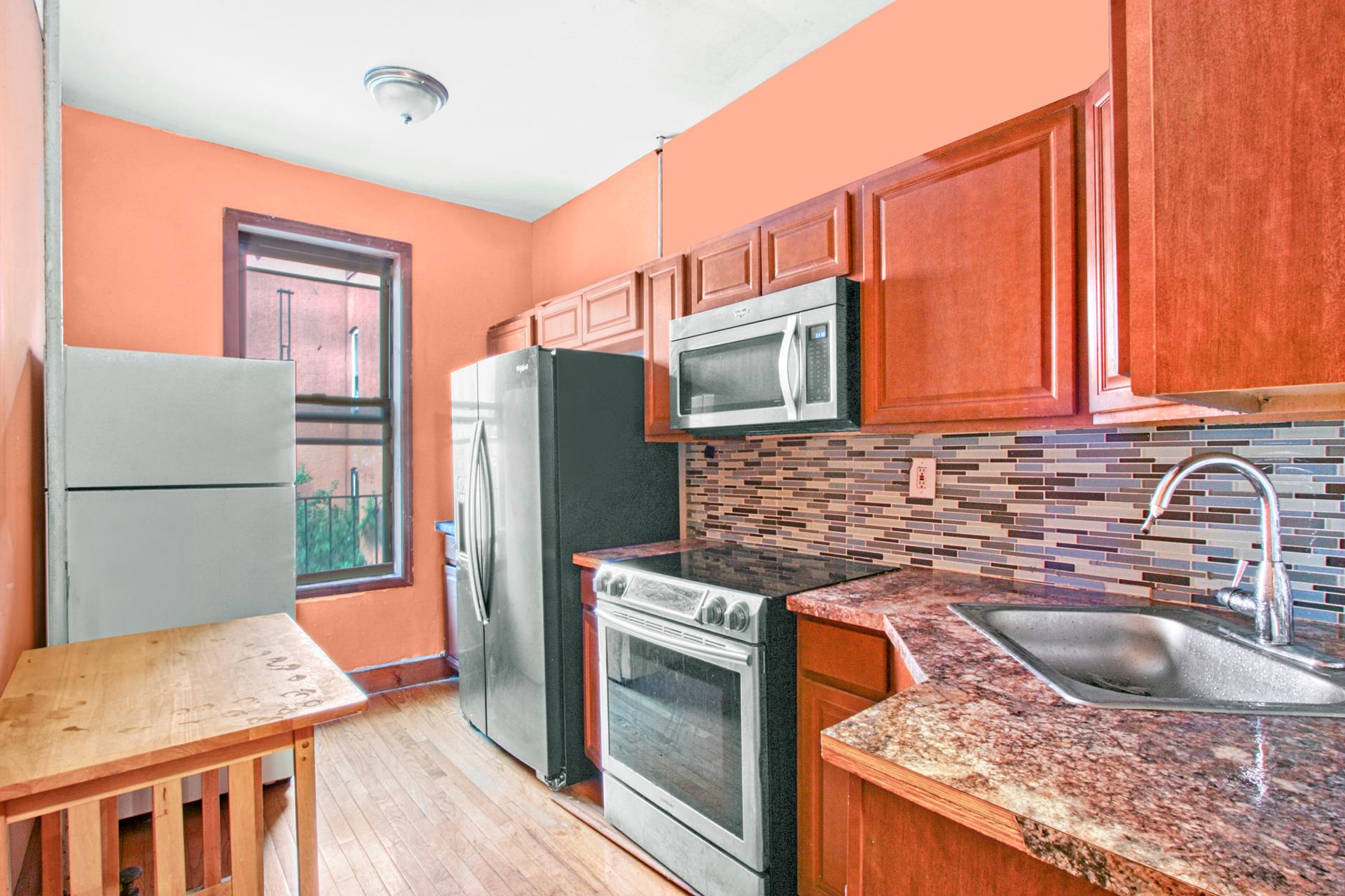 760 FRANKLIN Avenue MIXED_USE