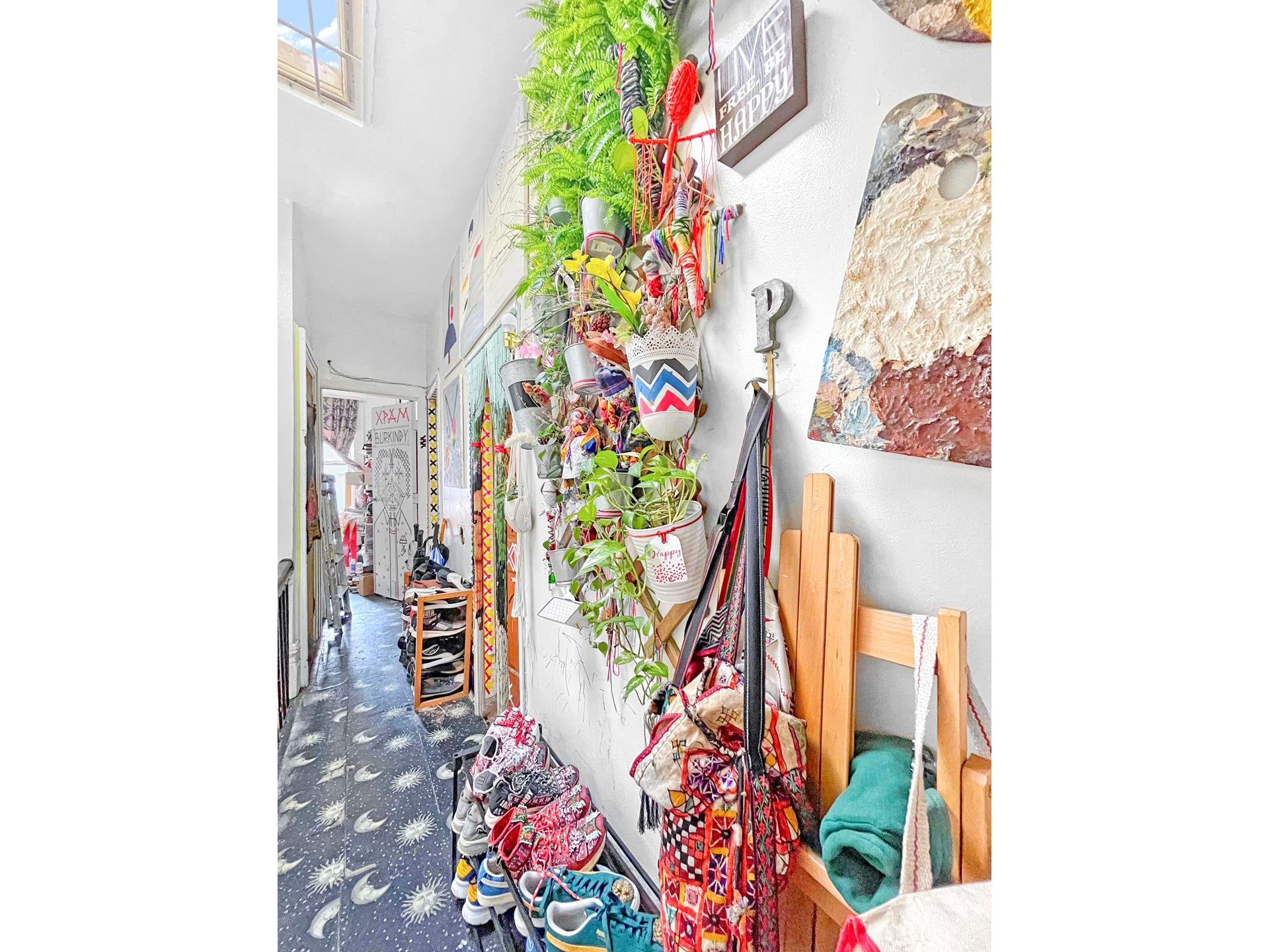 760 FRANKLIN Avenue MIXED_USE