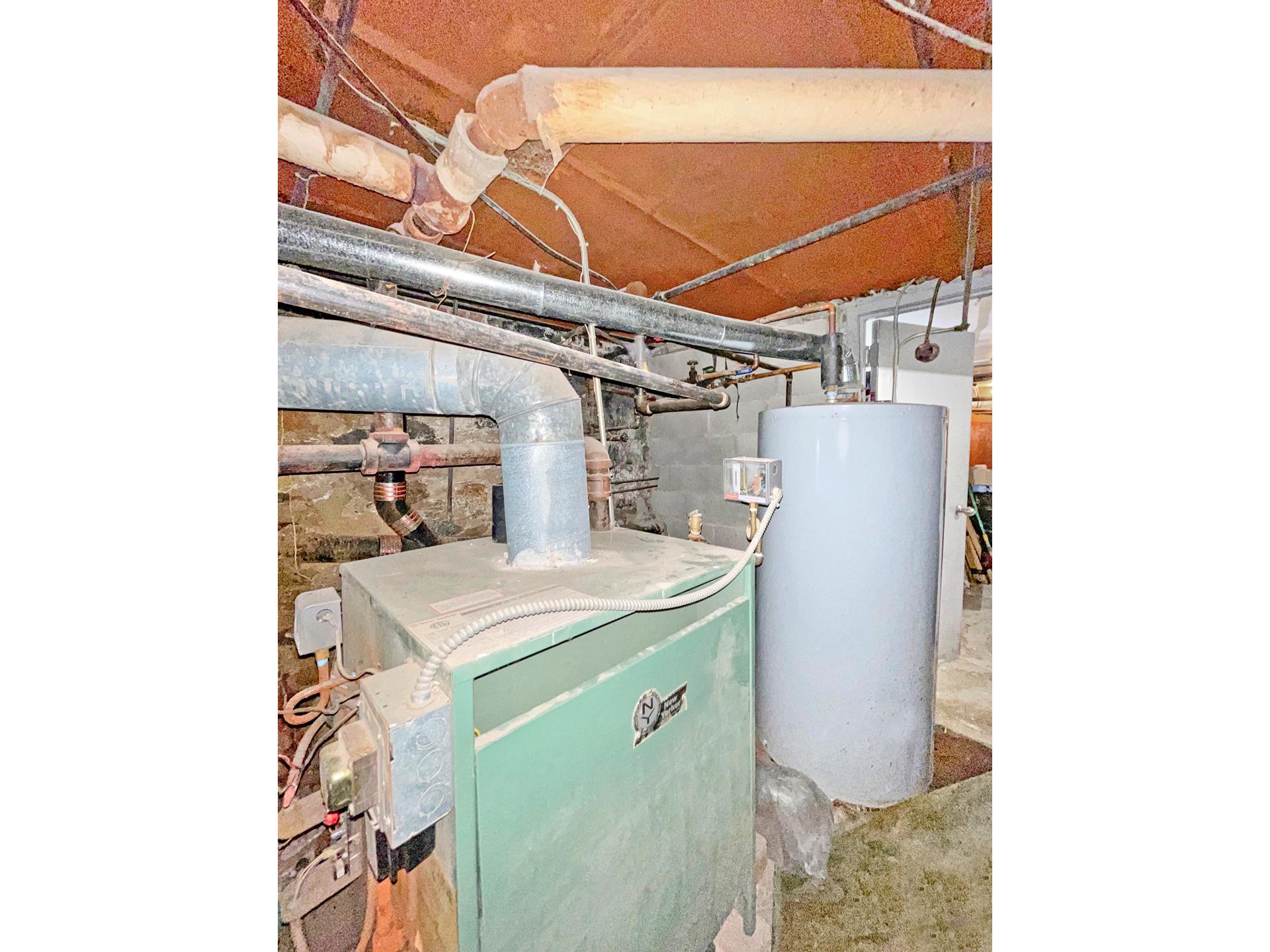 760 FRANKLIN Avenue MIXED_USE