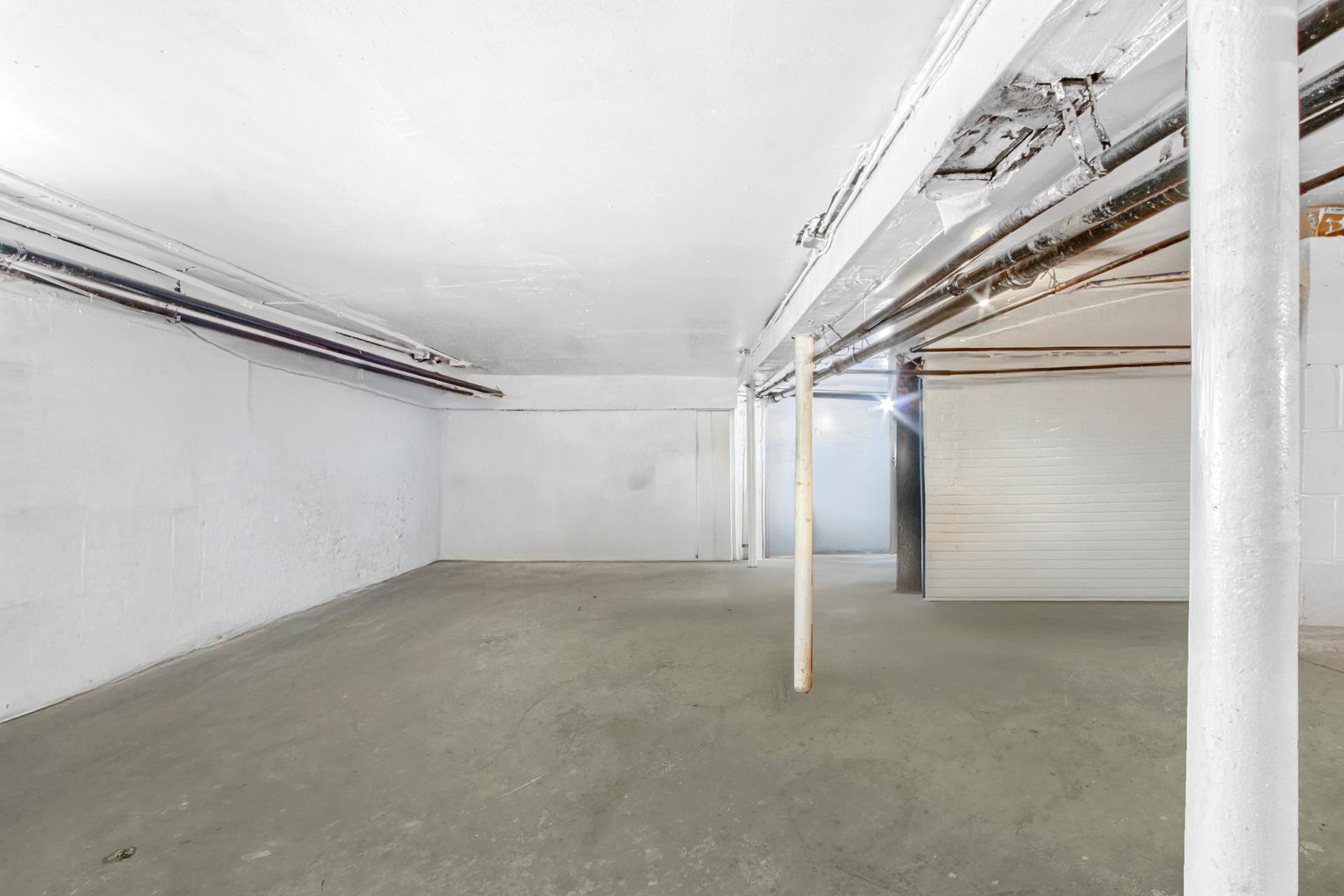 760 FRANKLIN Avenue MIXED_USE