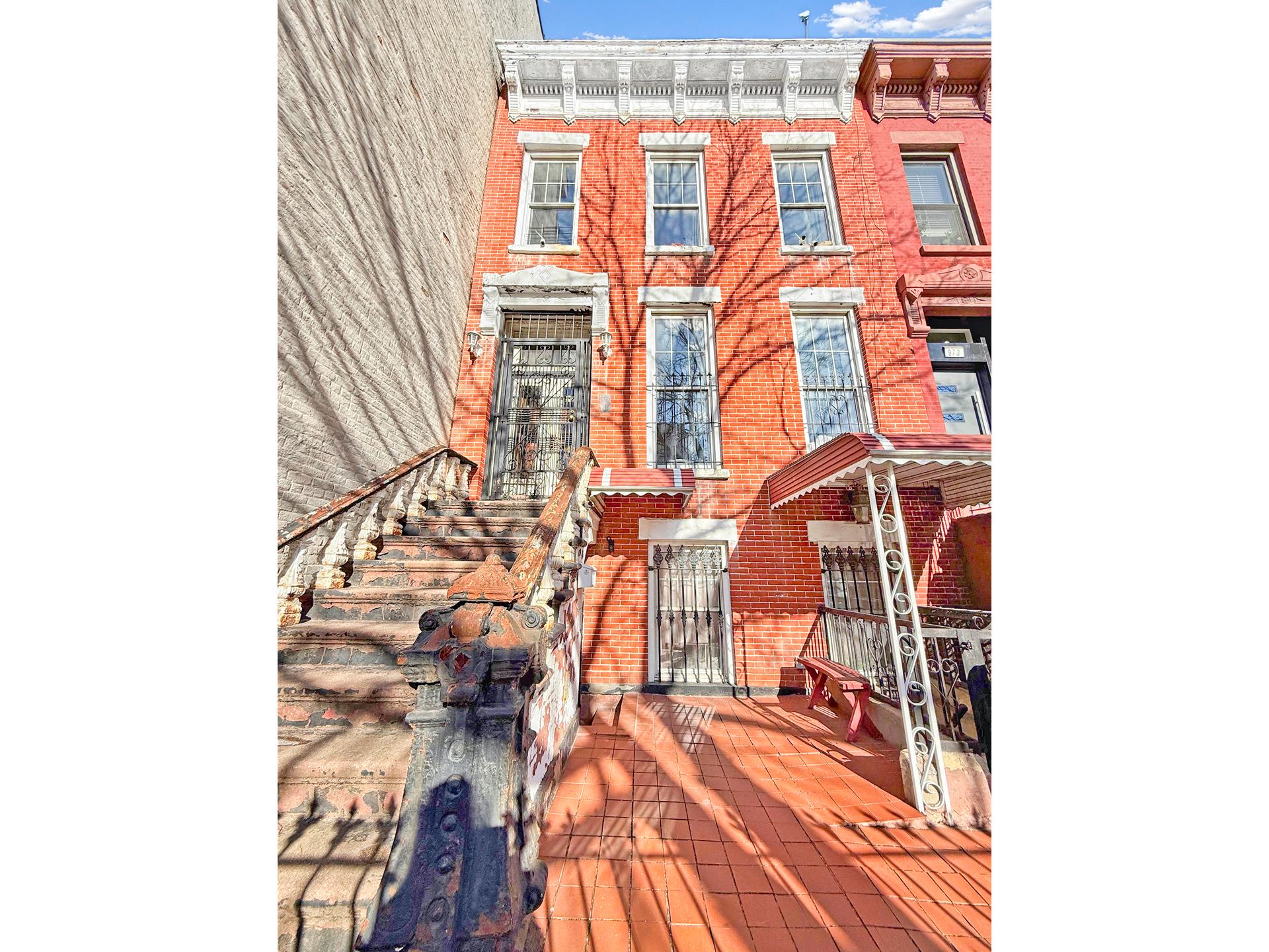 971 BERGEN Street