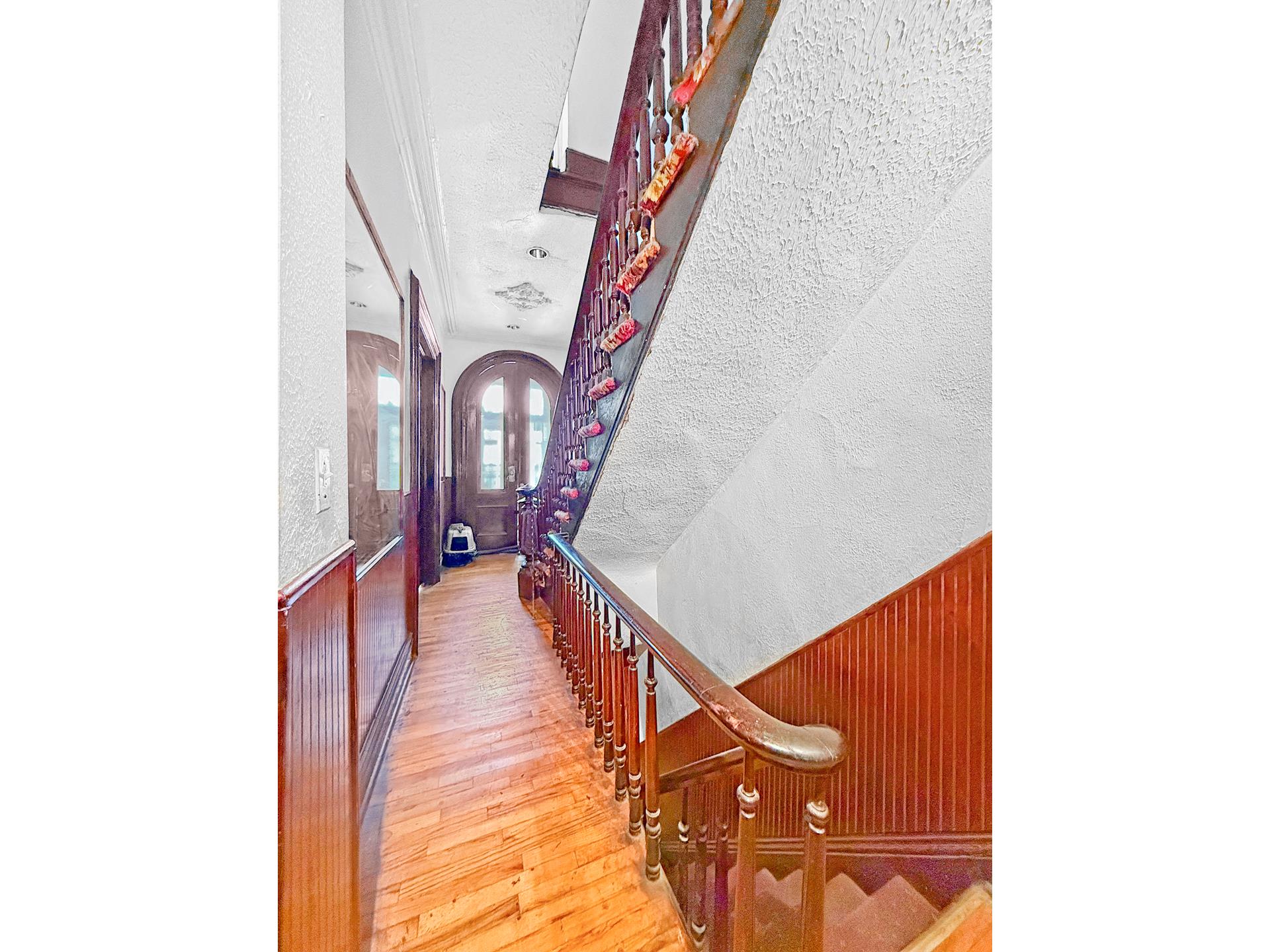 971 BERGEN Street