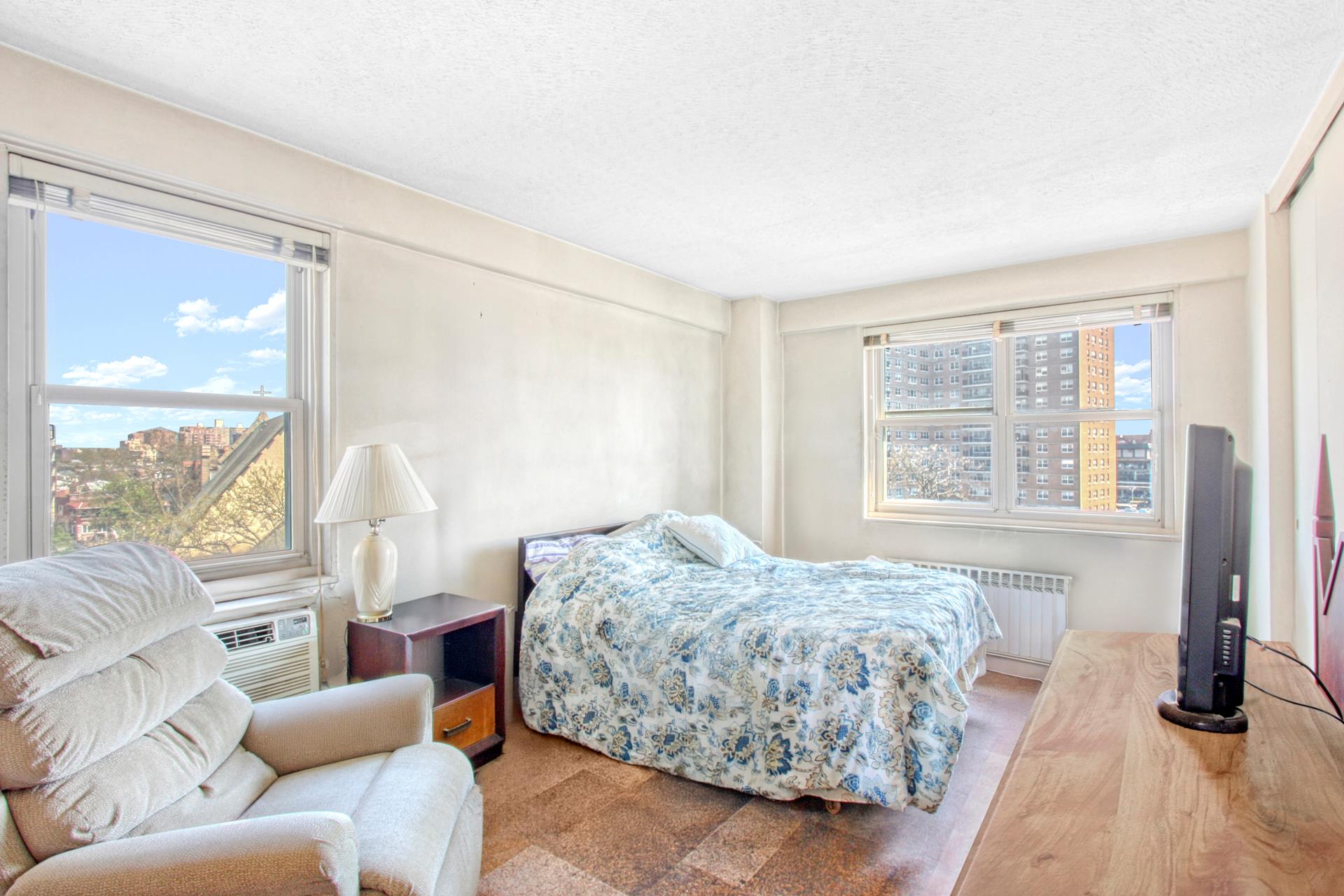 444 NEPTUNE Avenue 6R