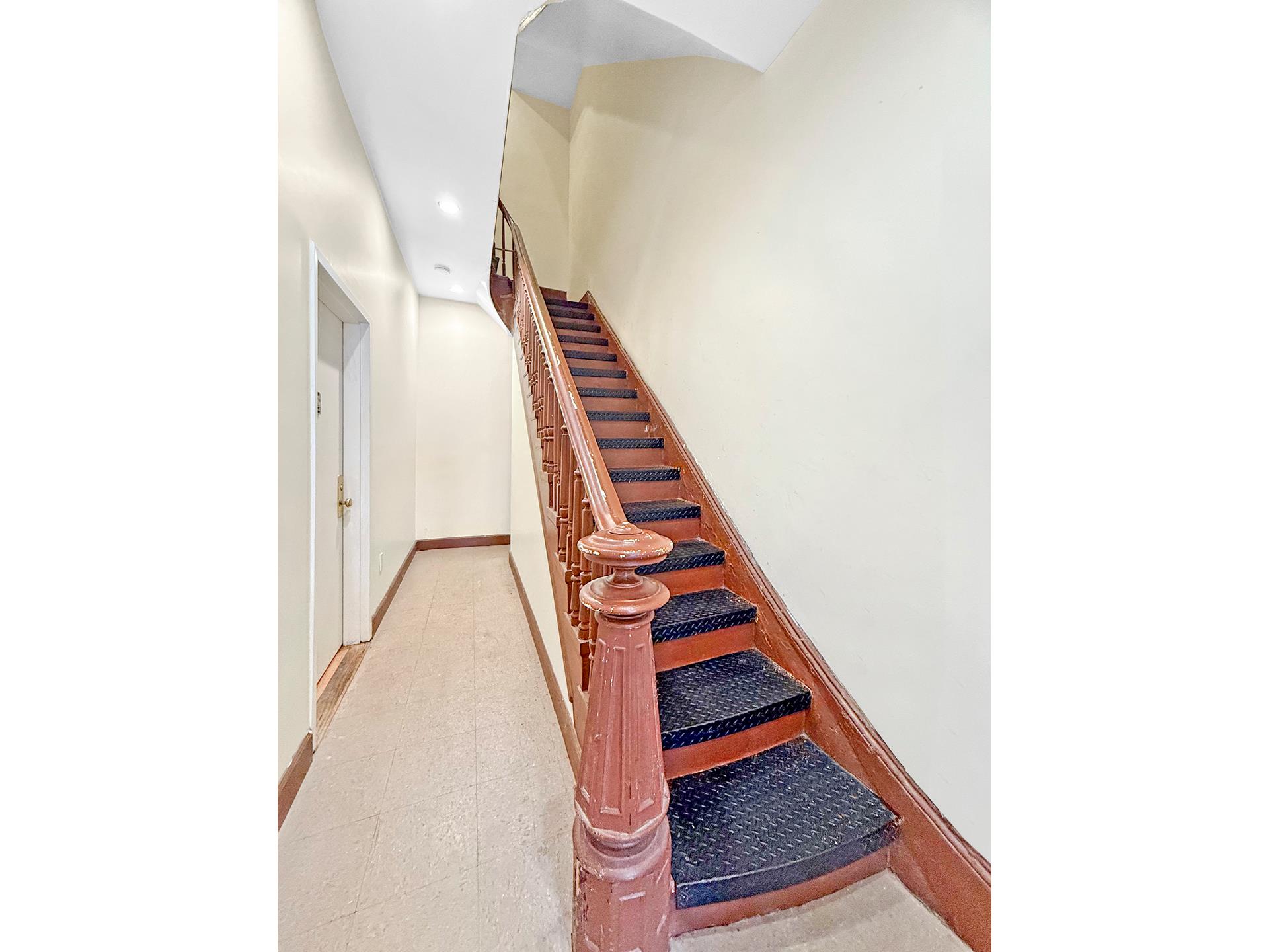 625 FRANKLIN Avenue