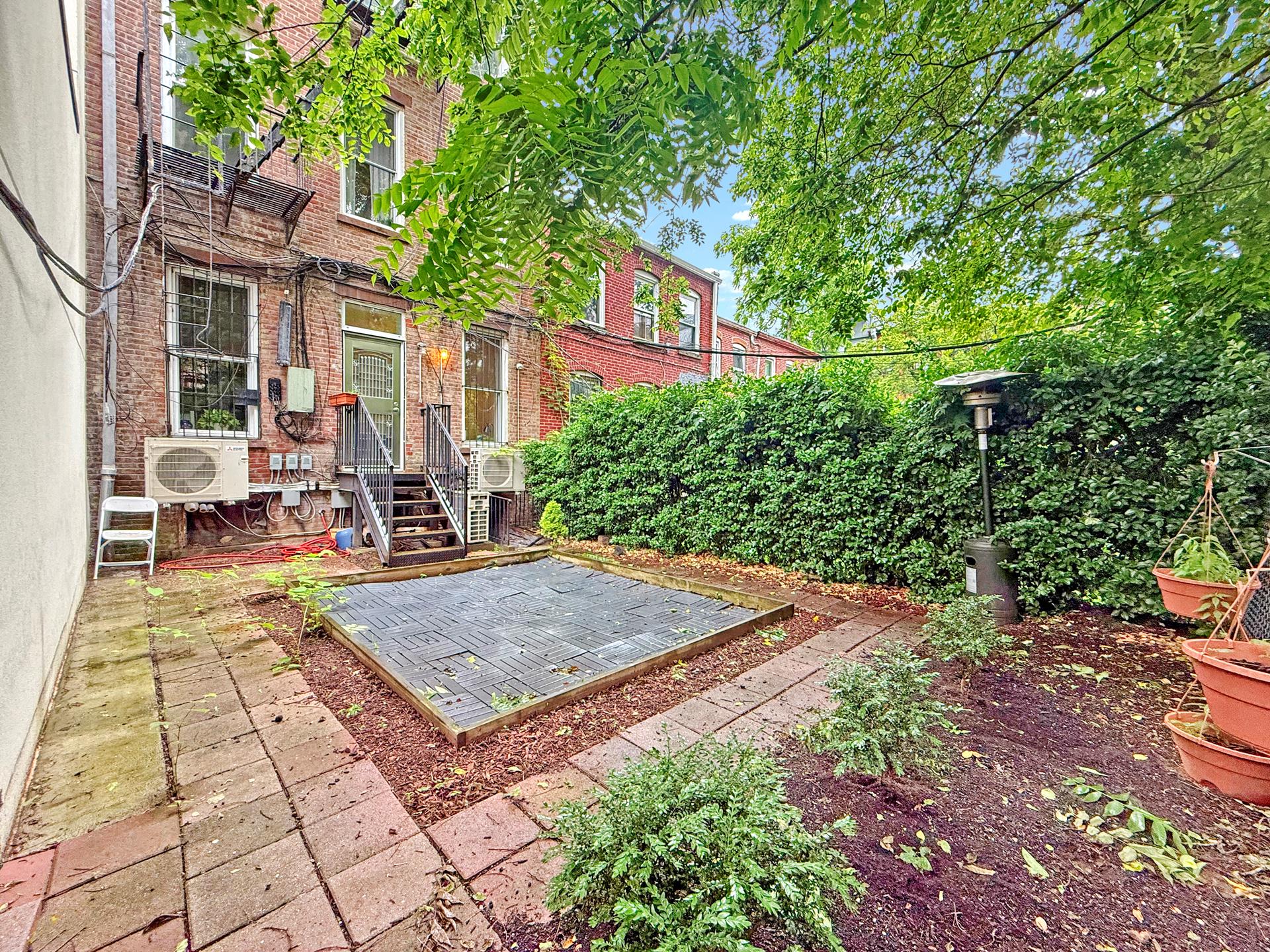625 FRANKLIN Avenue