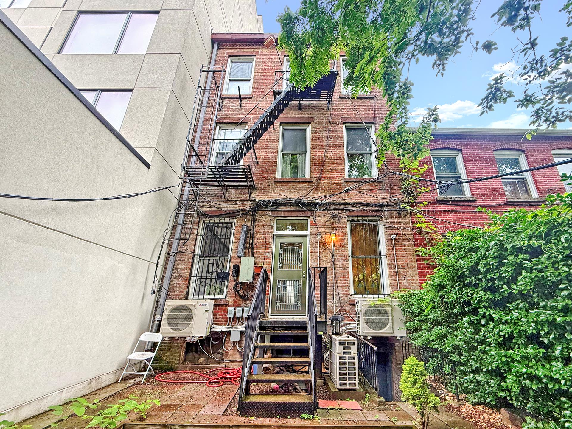 625 FRANKLIN Avenue