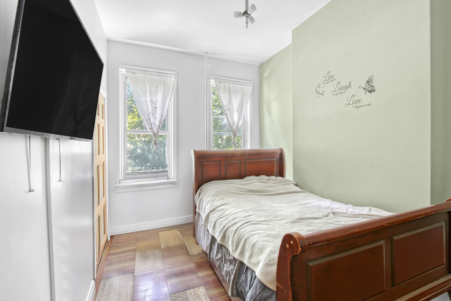 614 ST JOHNS Place