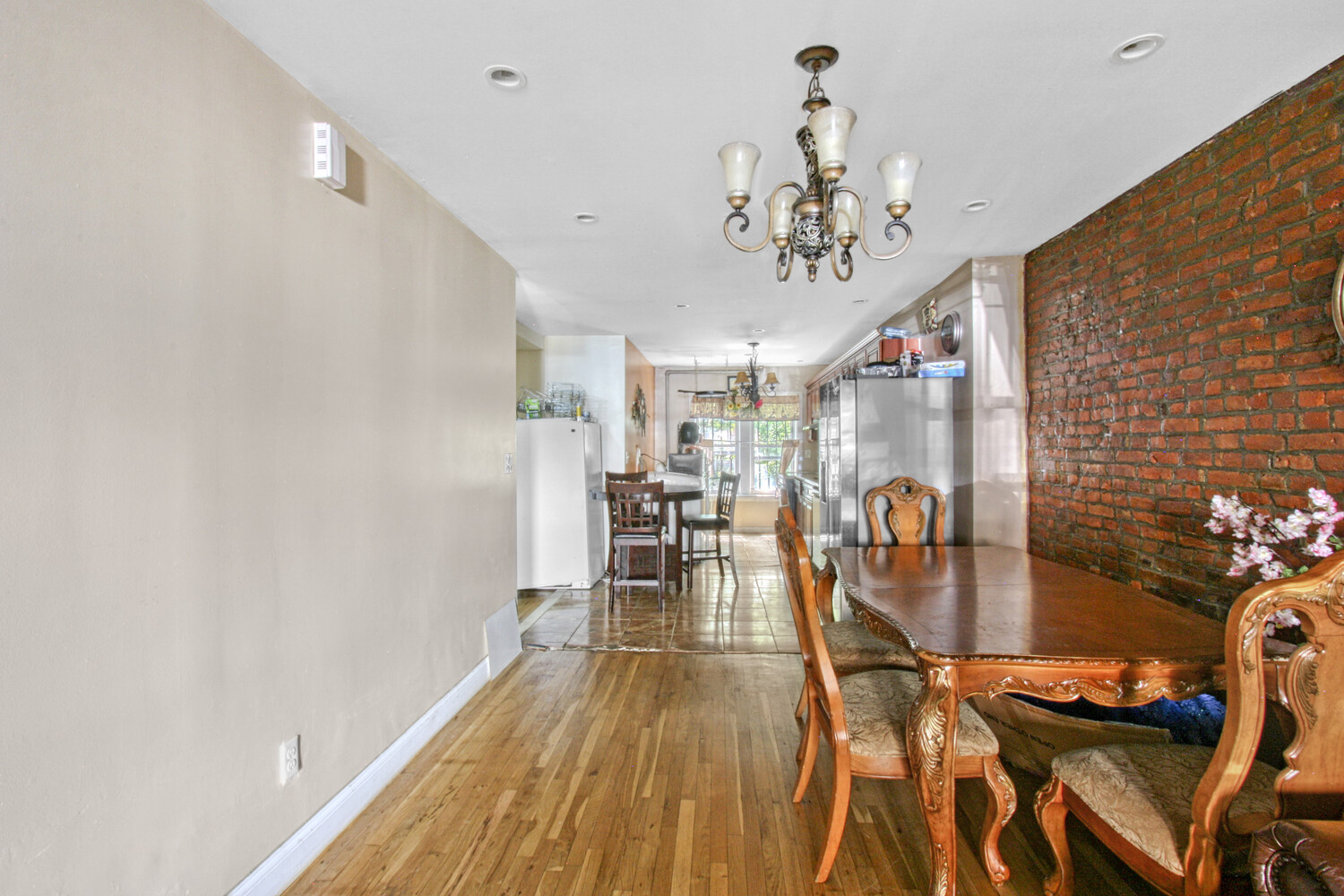 614 ST JOHNS Place