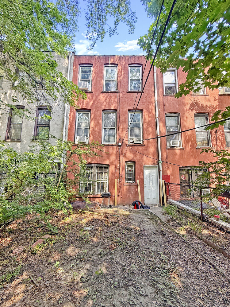 614 ST JOHNS Place