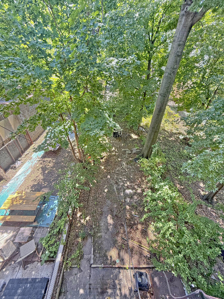 614 ST JOHNS Place