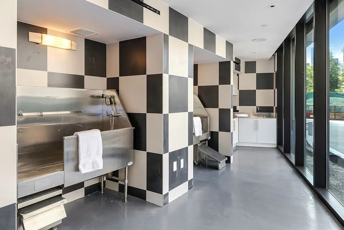 90 FURMAN Street N805