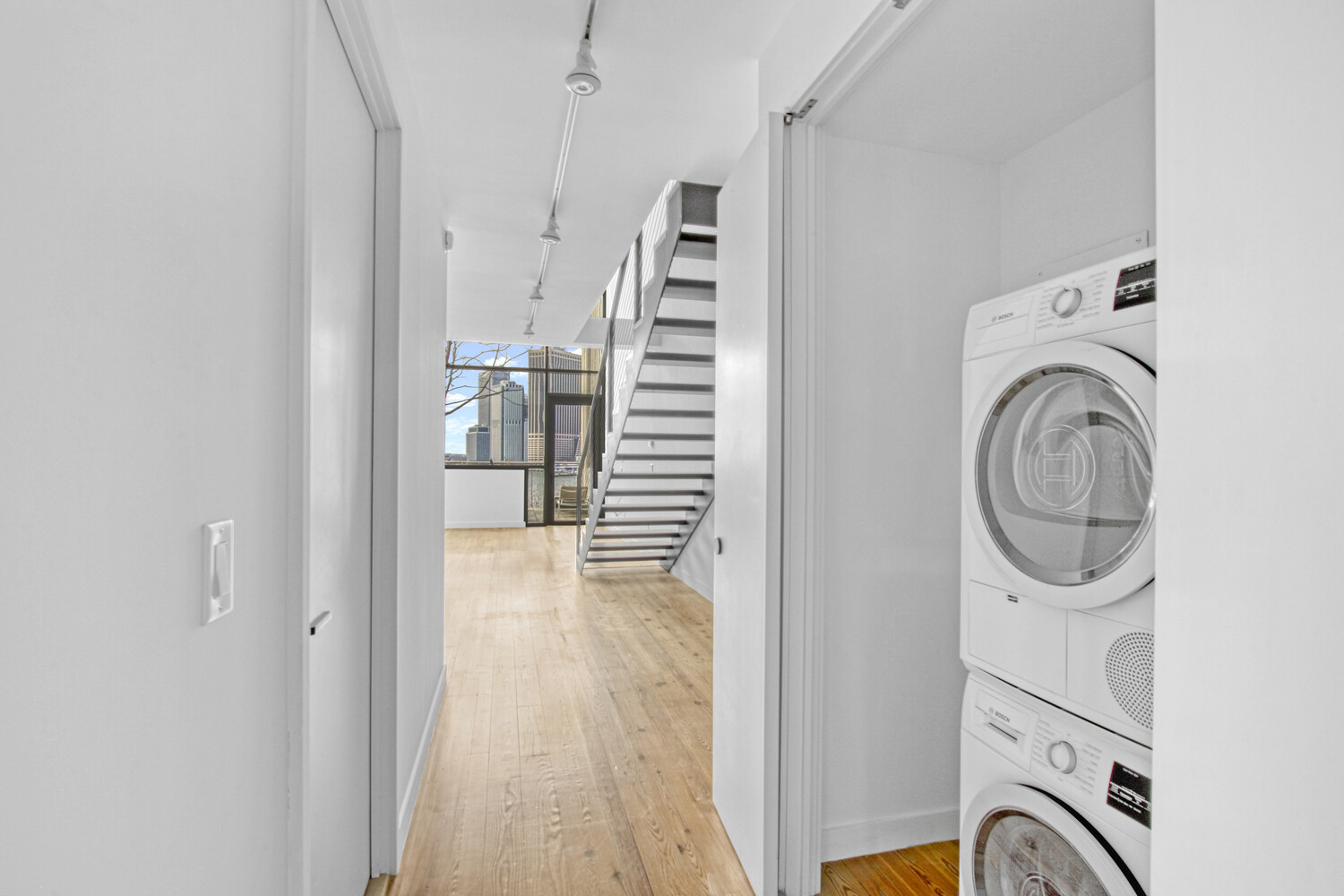 90 FURMAN Street N805