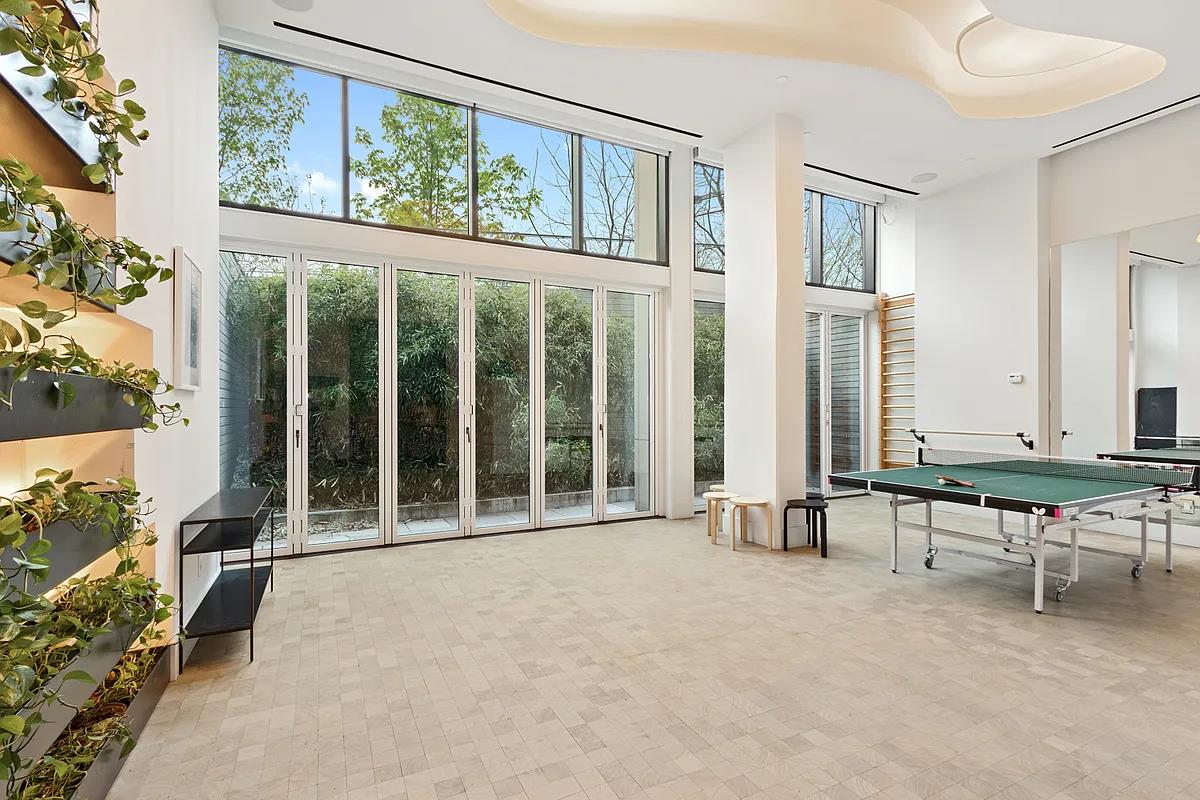 90 FURMAN Street N805
