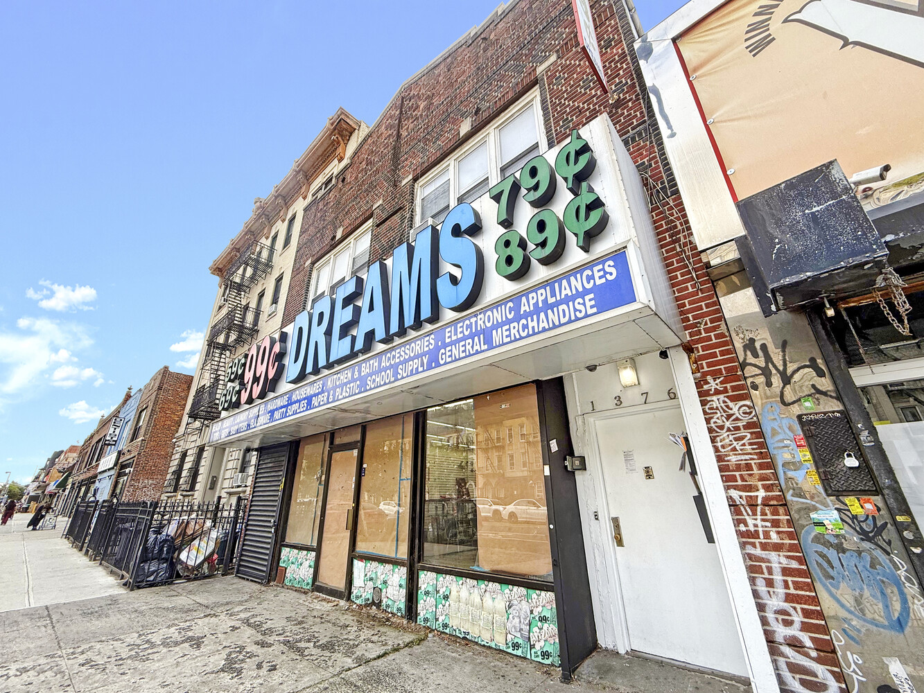 1376 ST JOHNS Place